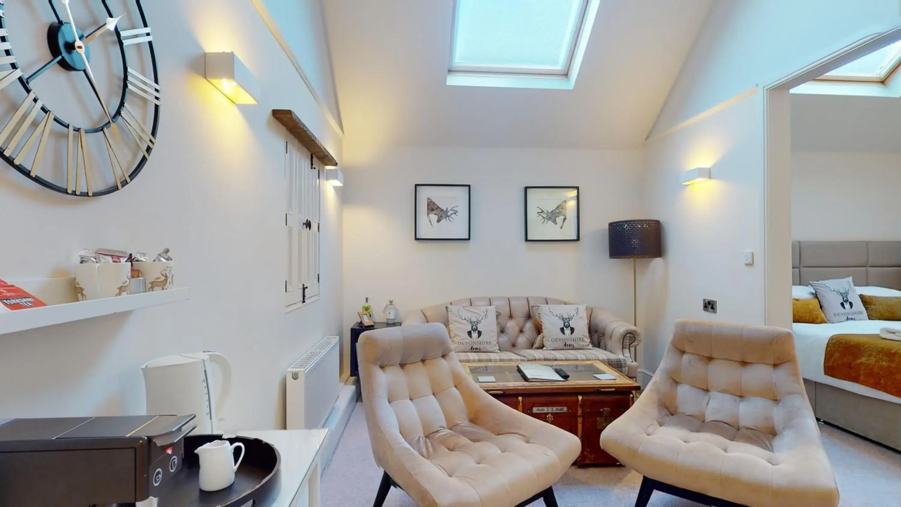 Deluxe King Suite in The Devonshire Arms Deluxe King Suite in The Devonshire Arms