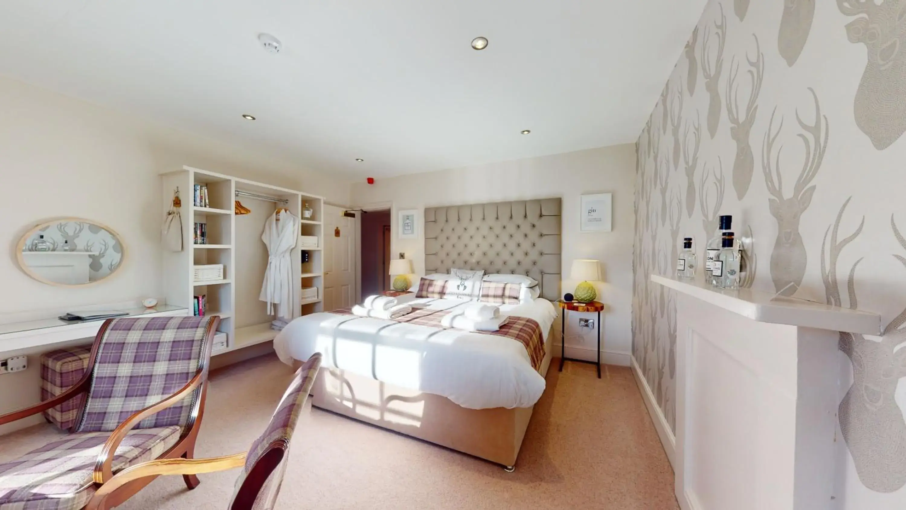 Superior King Room in The Devonshire Arms Superior King Room in The Devonshire Arms