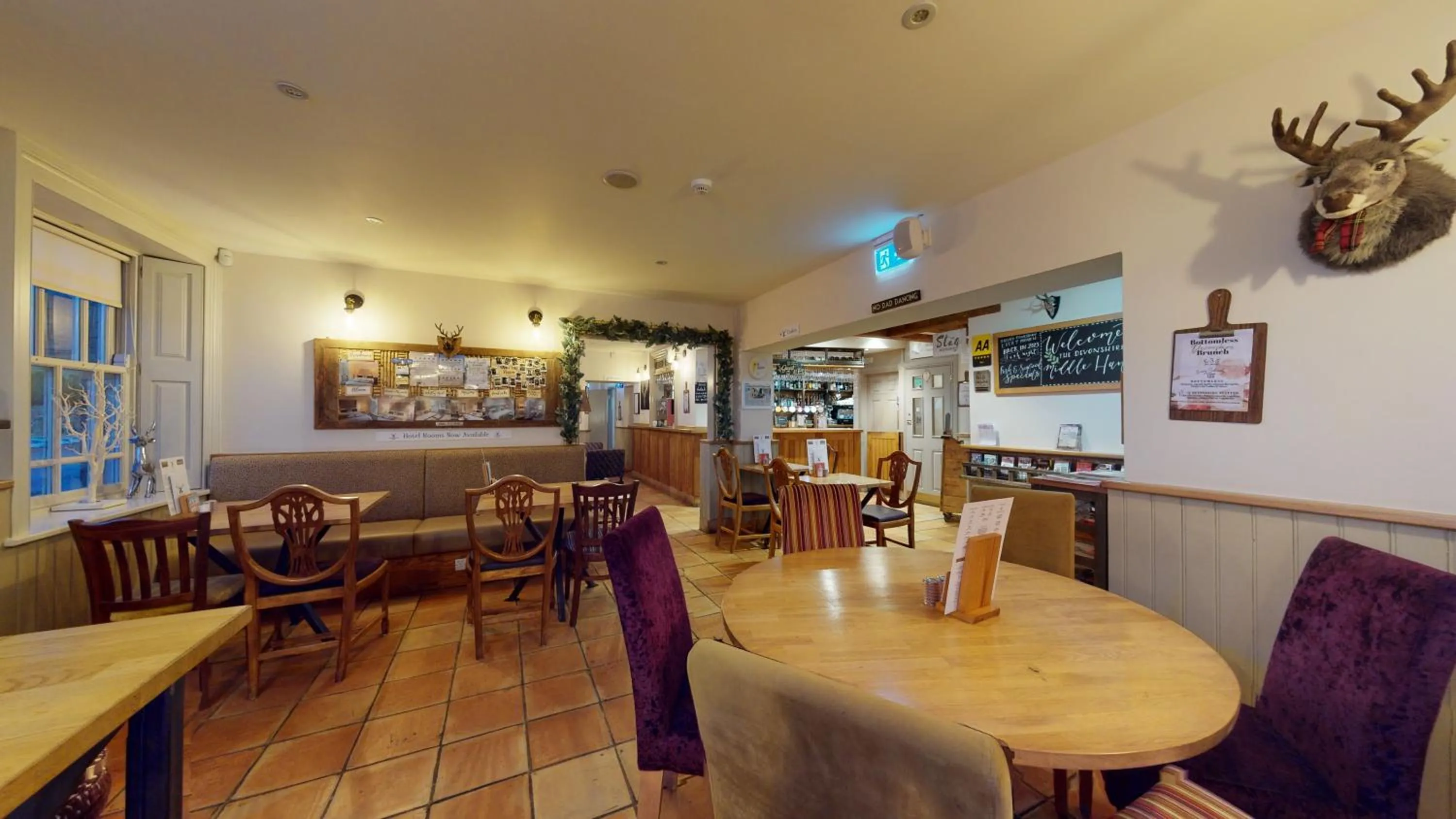 Restaurant/places to eat in The Devonshire Arms