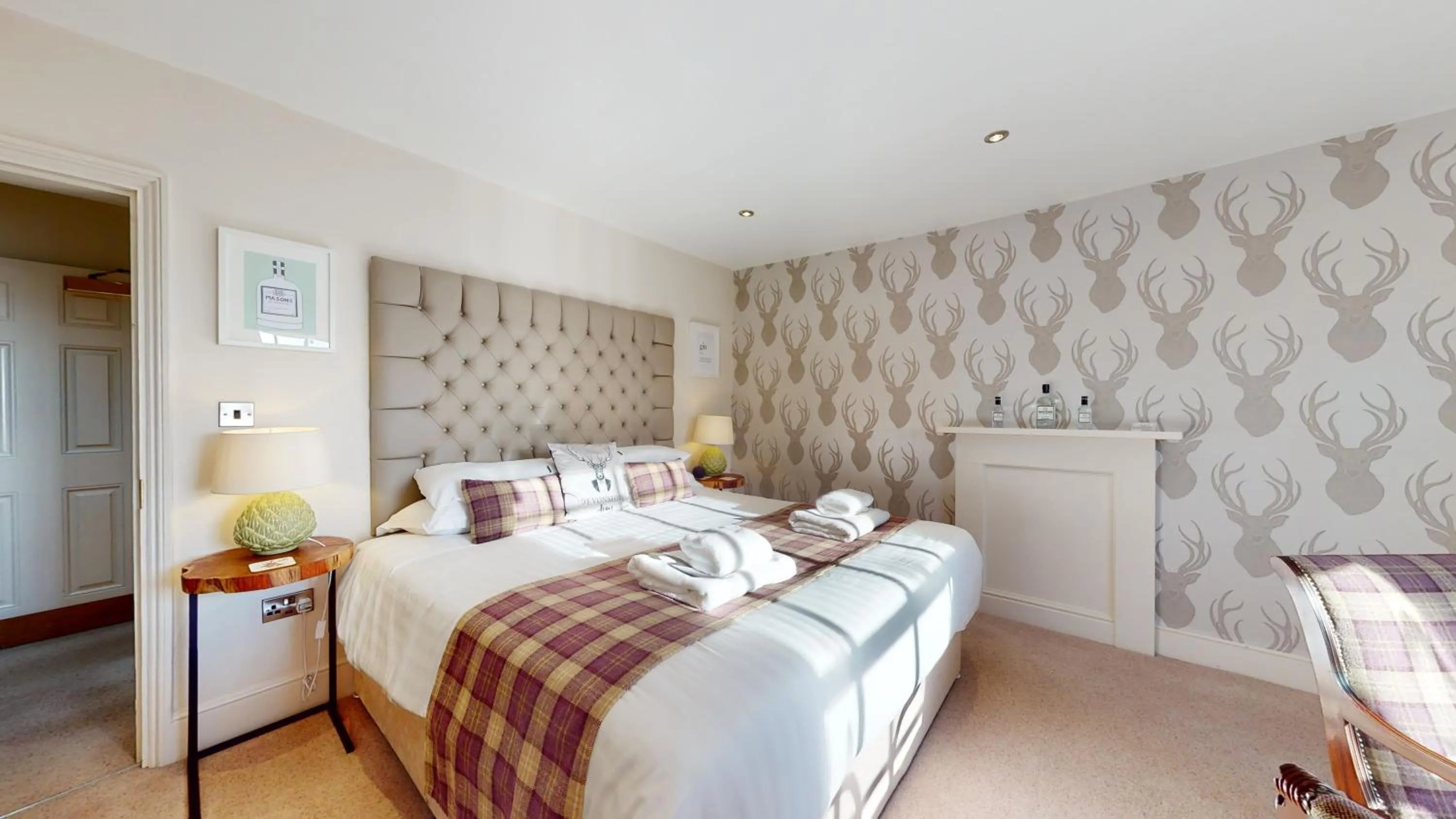 Bedroom, Bed in The Devonshire Arms