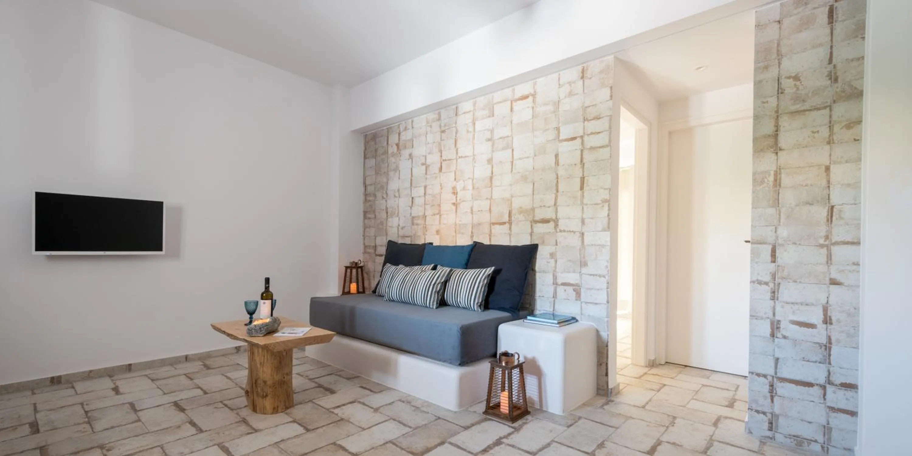 TV and multimedia in Elia Residences Santorini