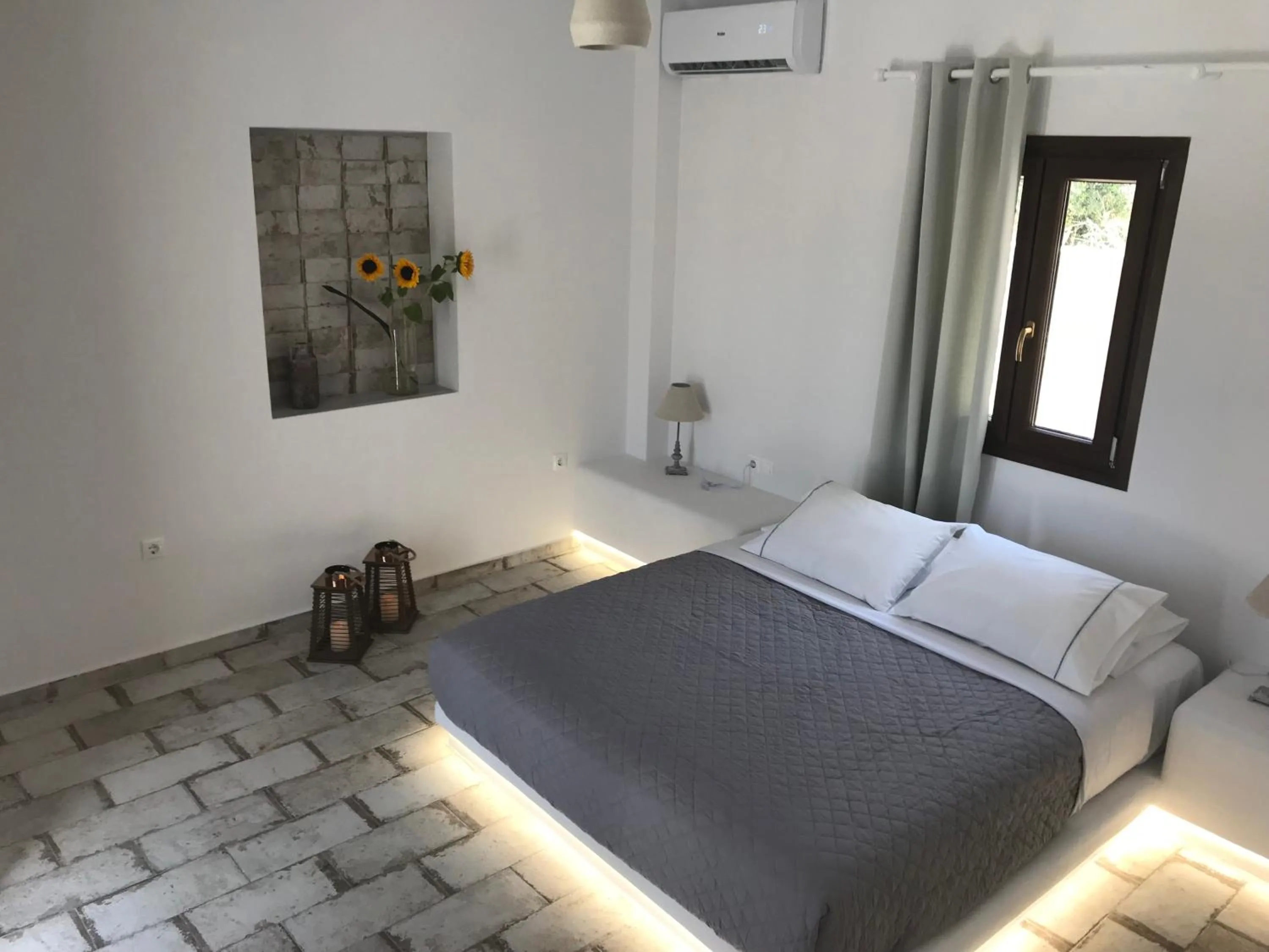 Bed in Elia Residences Santorini