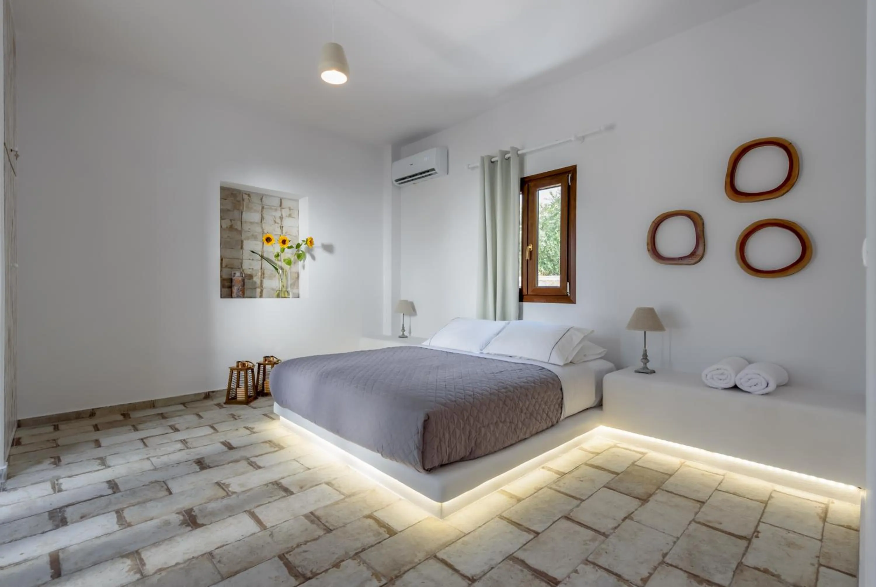 Bed in Elia Residences Santorini