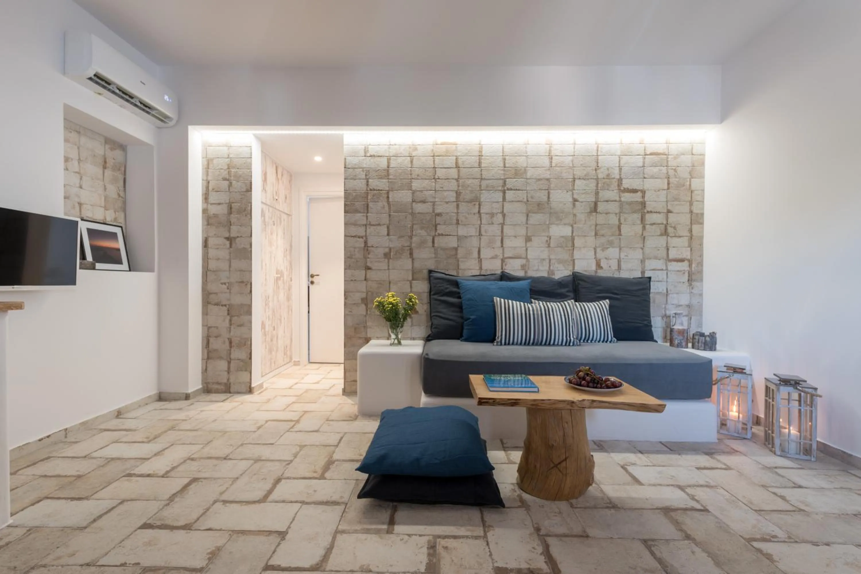 Living room in Elia Residences Santorini