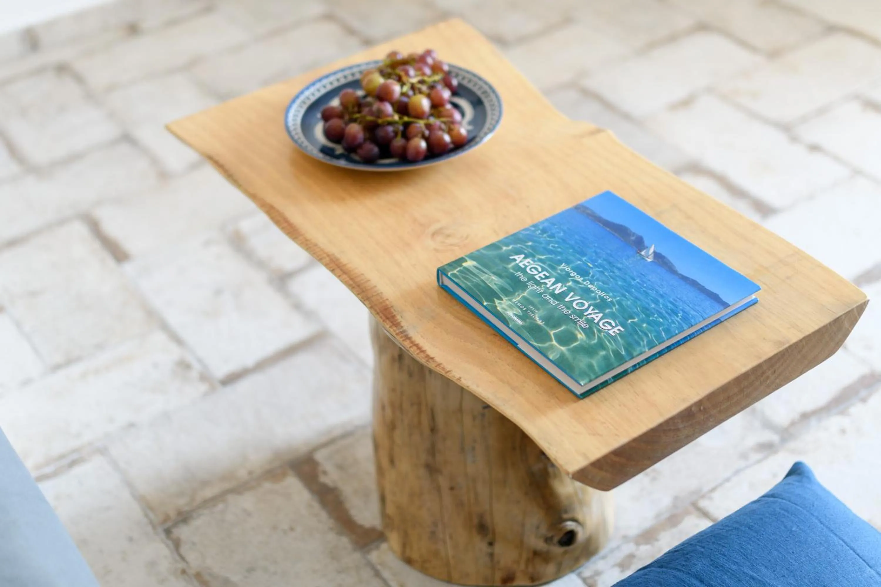 Living room in Elia Residences Santorini