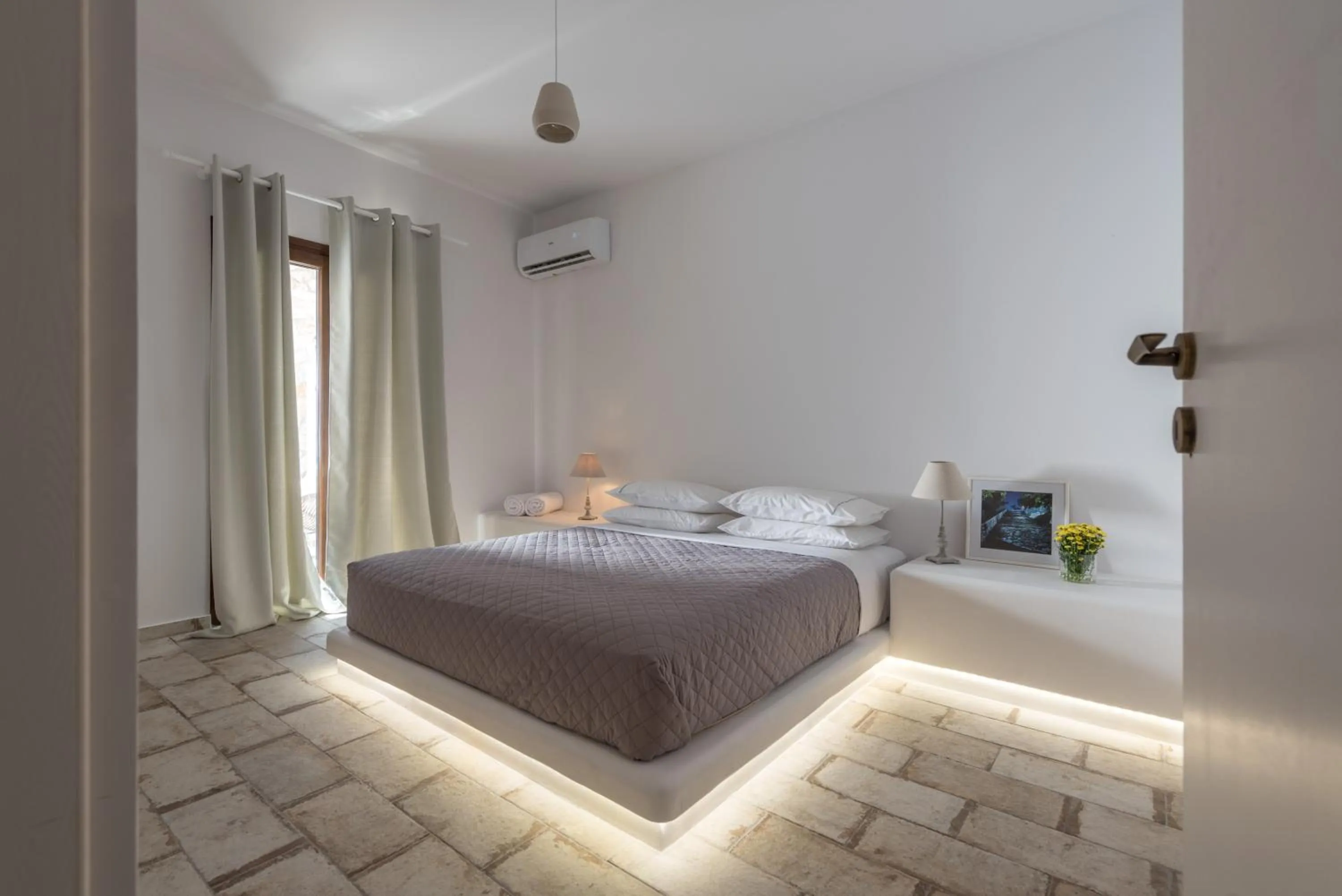 Bed in Elia Residences Santorini