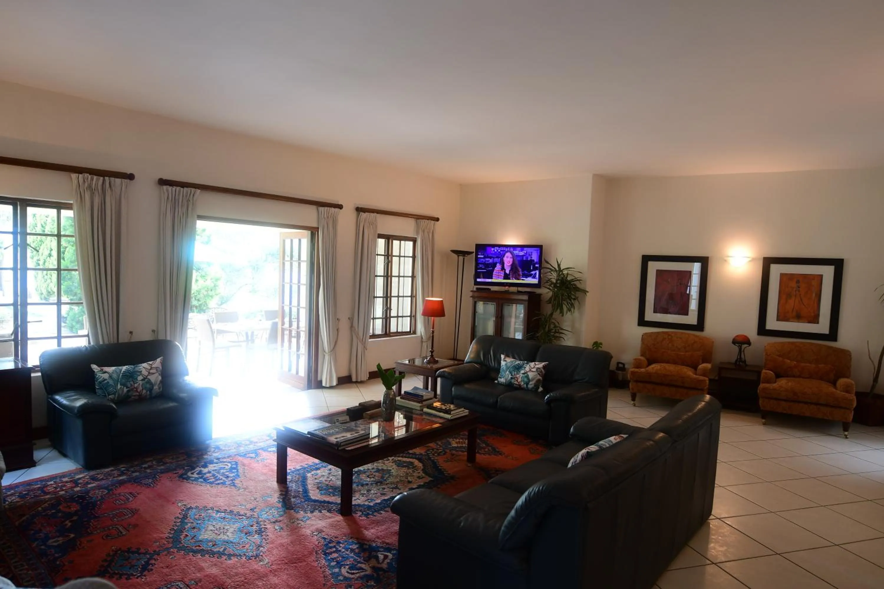 Communal lounge/ TV room in Highgrove Guesthouse Morningside Sandton