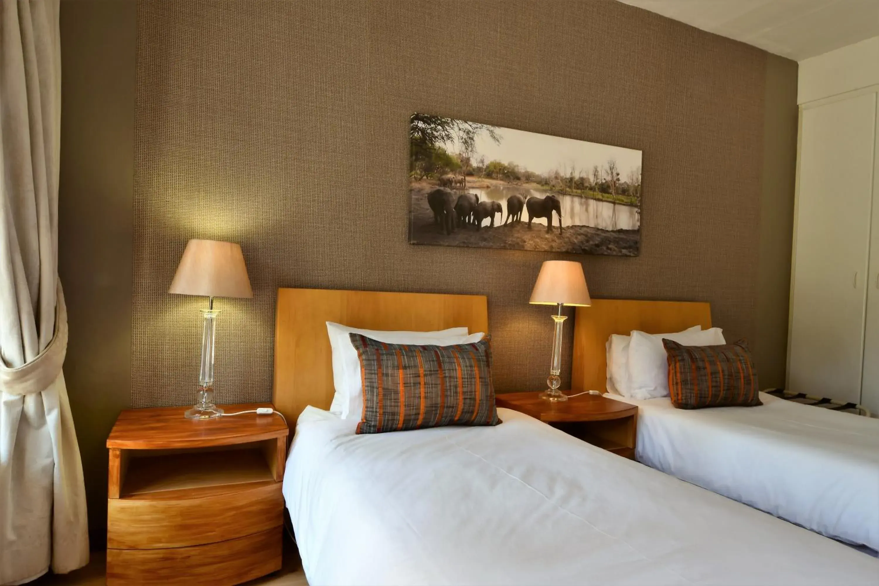 Twin/Double Room in Highgrove Guesthouse Morningside Sandton Twin/Double Room in Highgrove Guesthouse Morningside Sandton