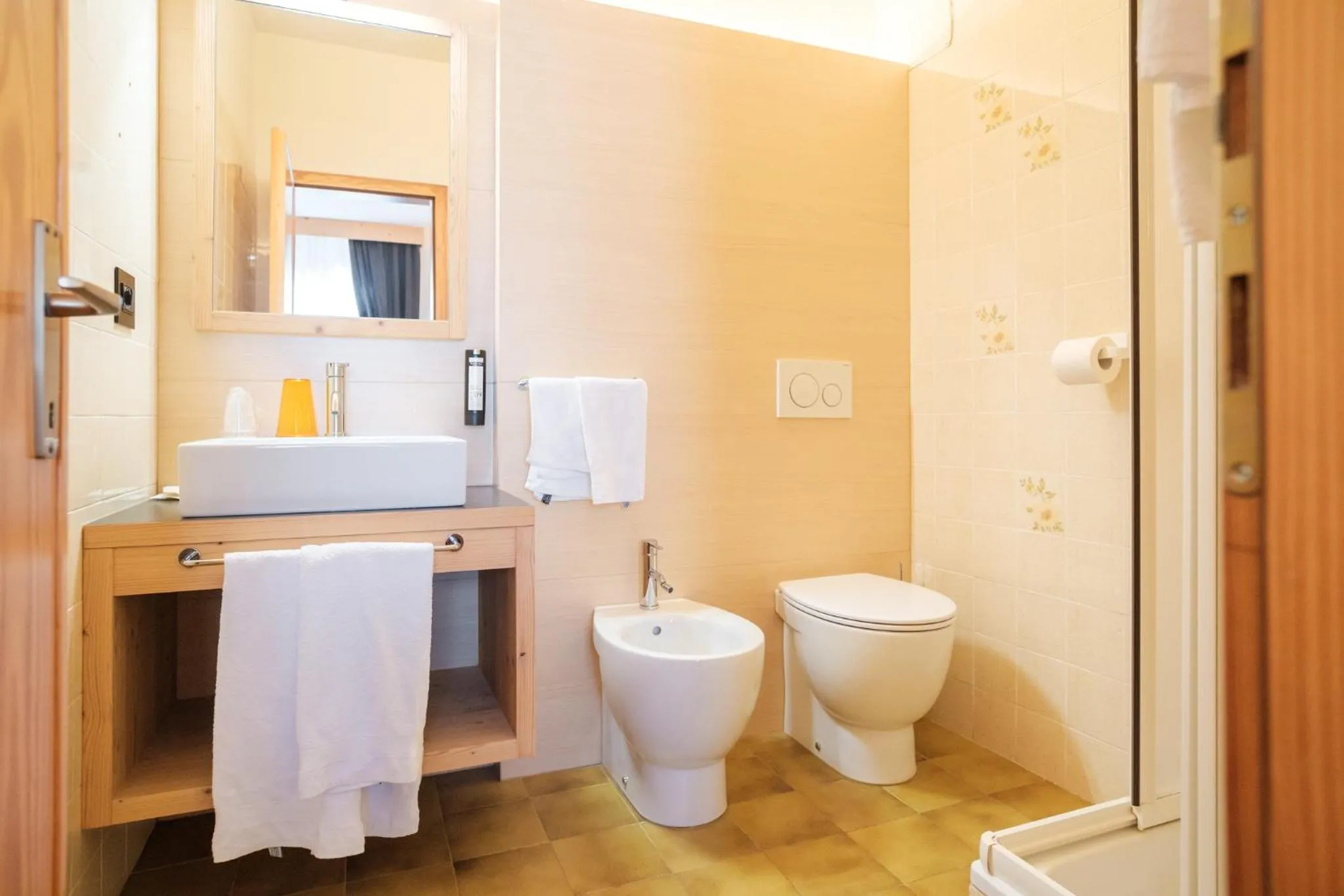 Bathroom in Hotel Piccola Baita