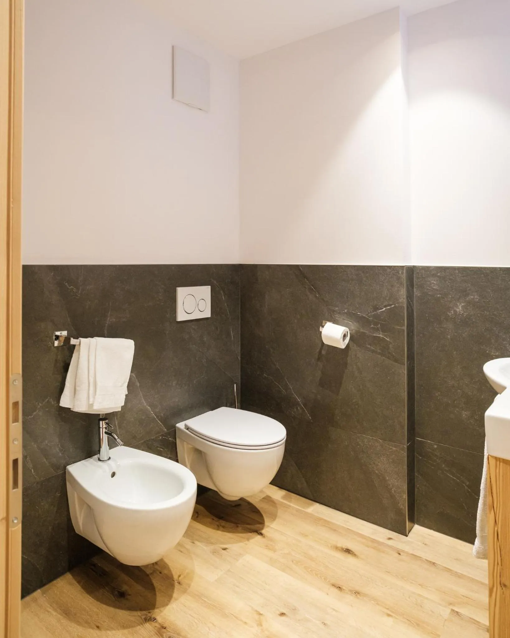 Toilet in Hotel Piccola Baita