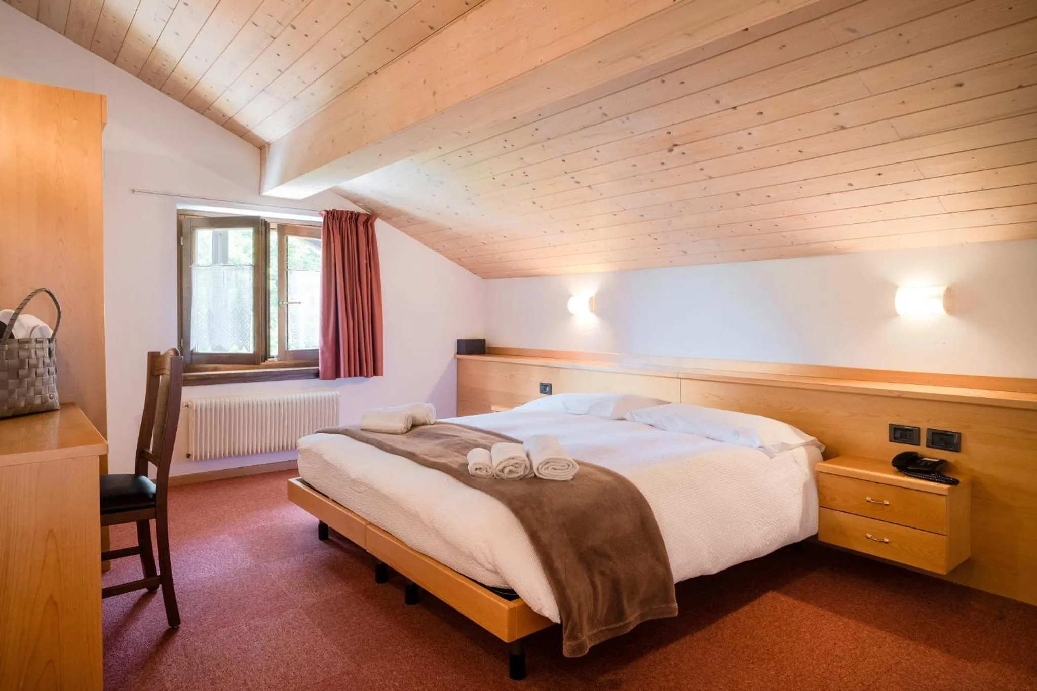 Bed in Hotel Piccola Baita