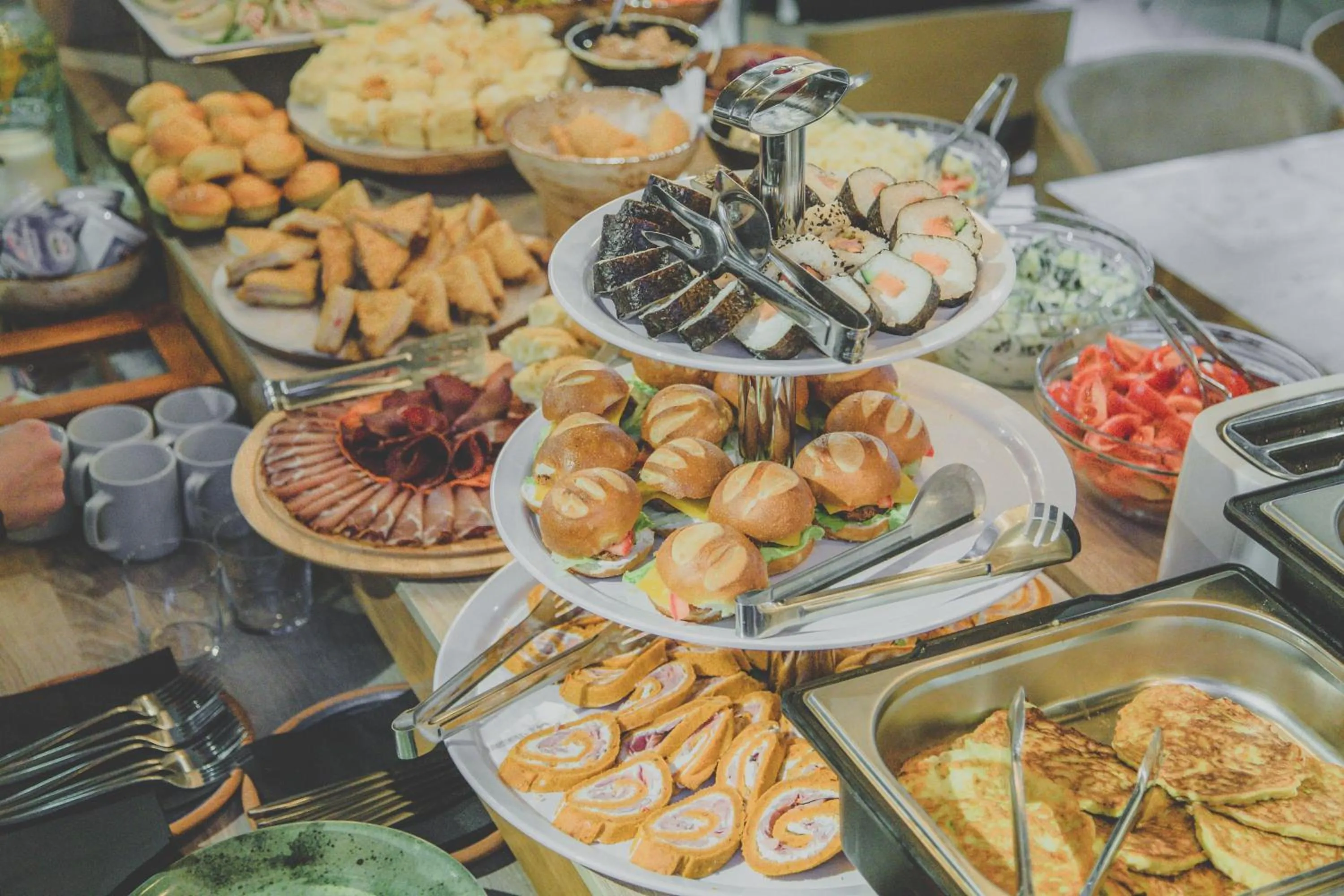 Restaurant/places to eat in Central Inn