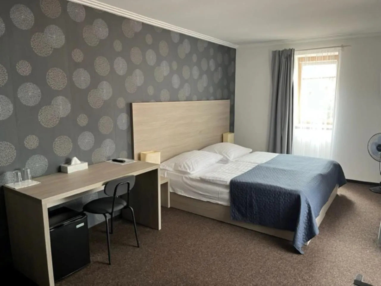 Text overlay, Bed in Hotel U Dvou medvídků