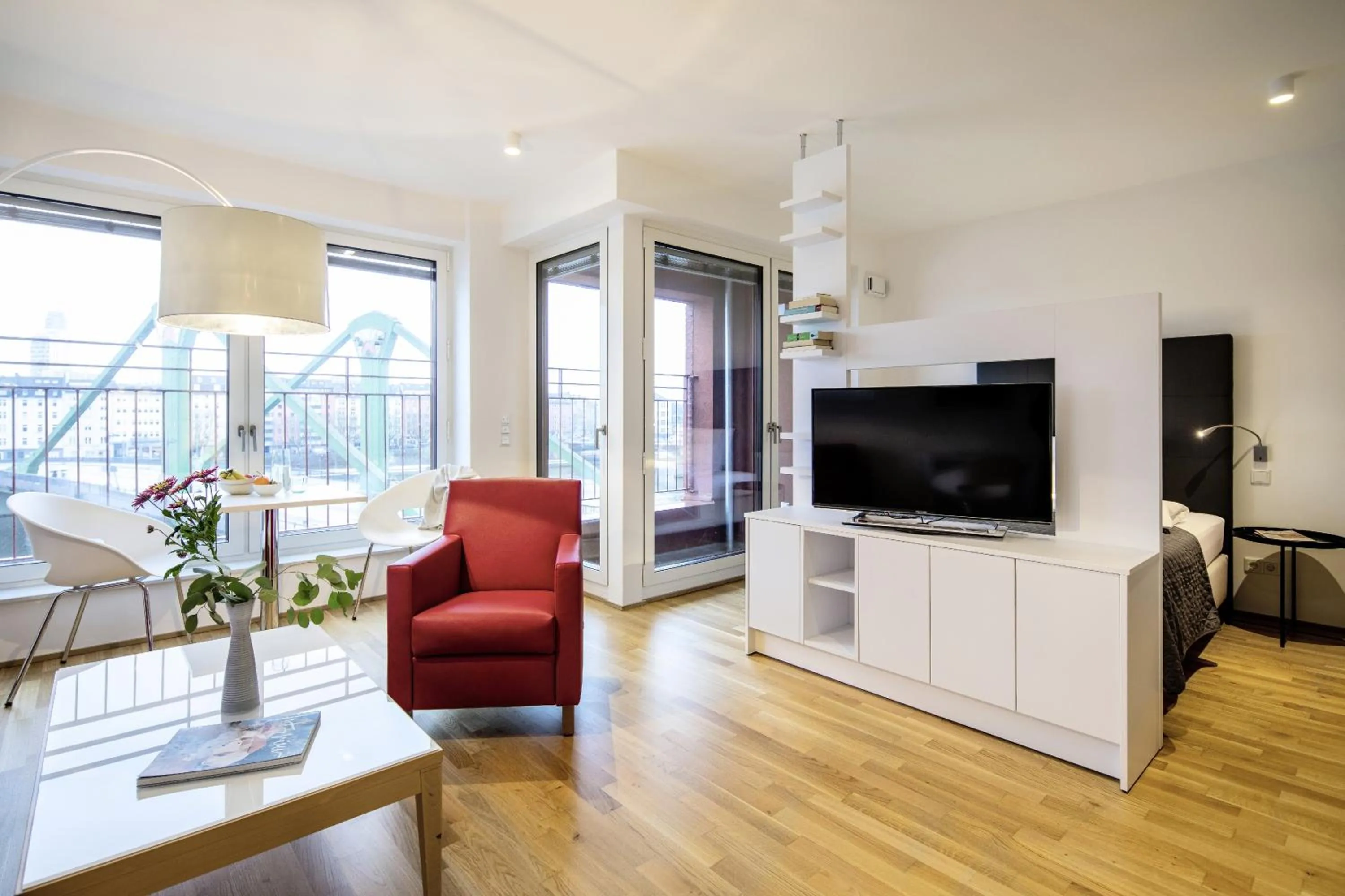 TV and multimedia in THE FLAG Oskar M.