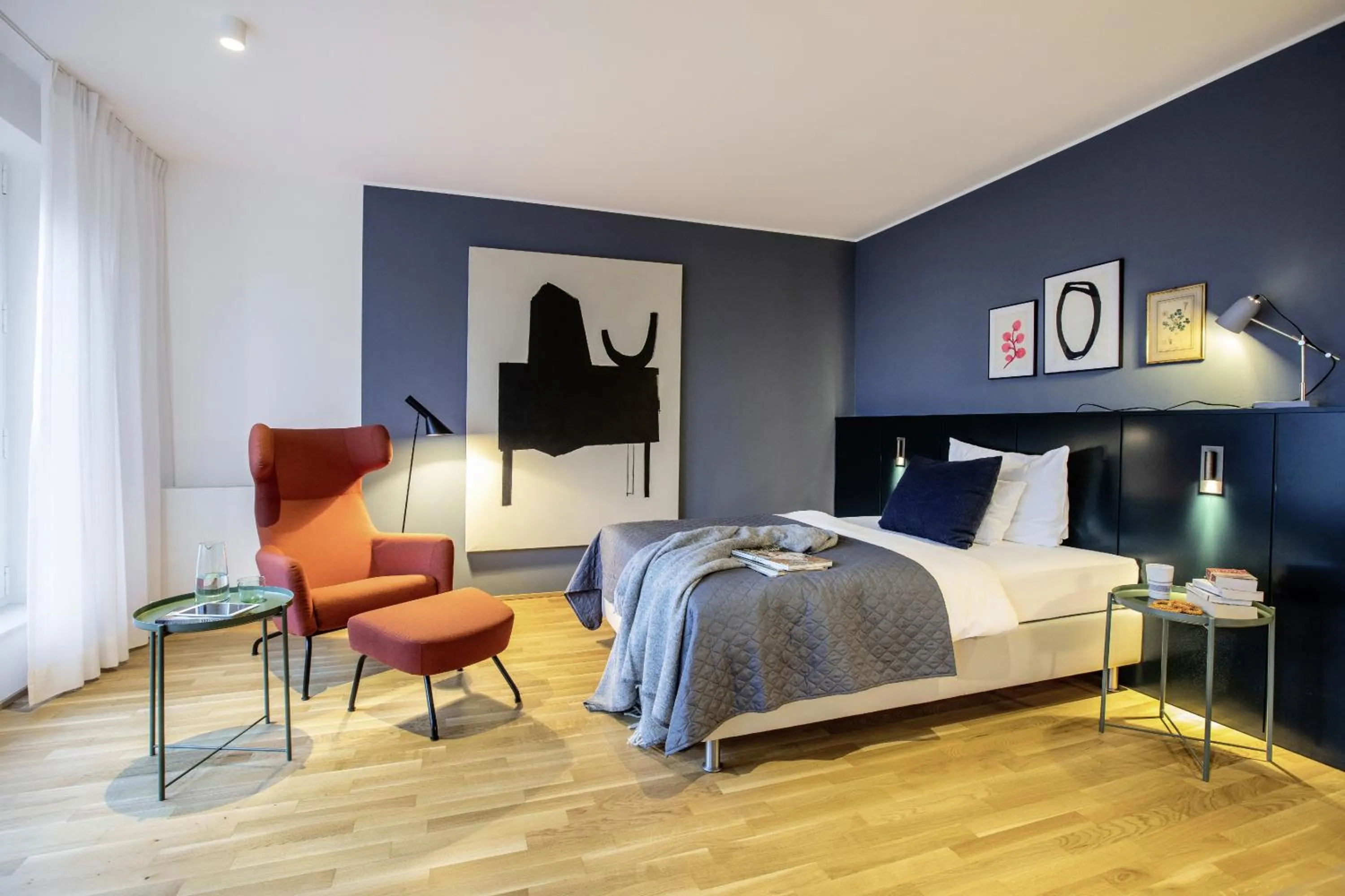 Bed in THE FLAG Oskar M.