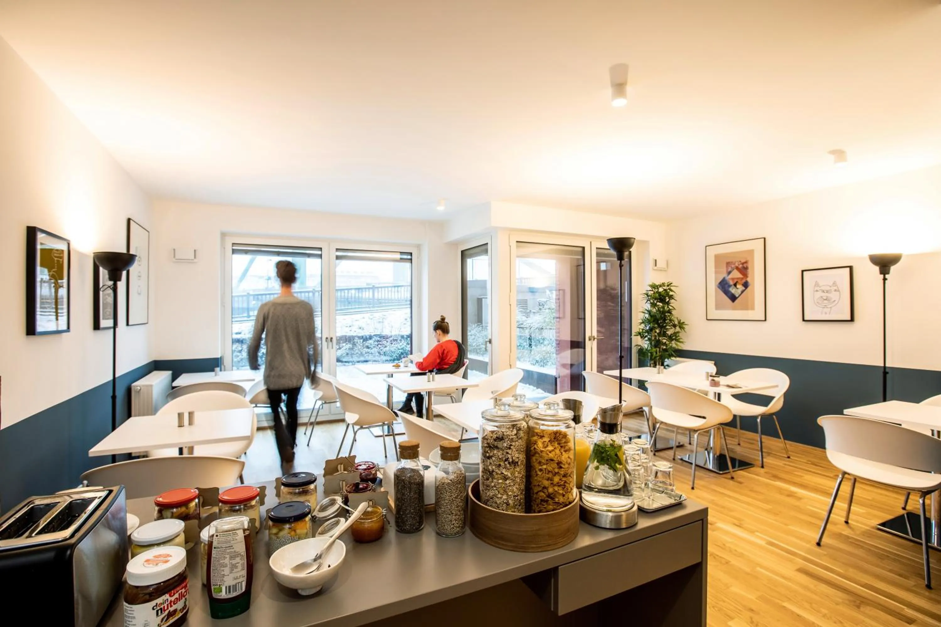 Breakfast in THE FLAG Oskar M.