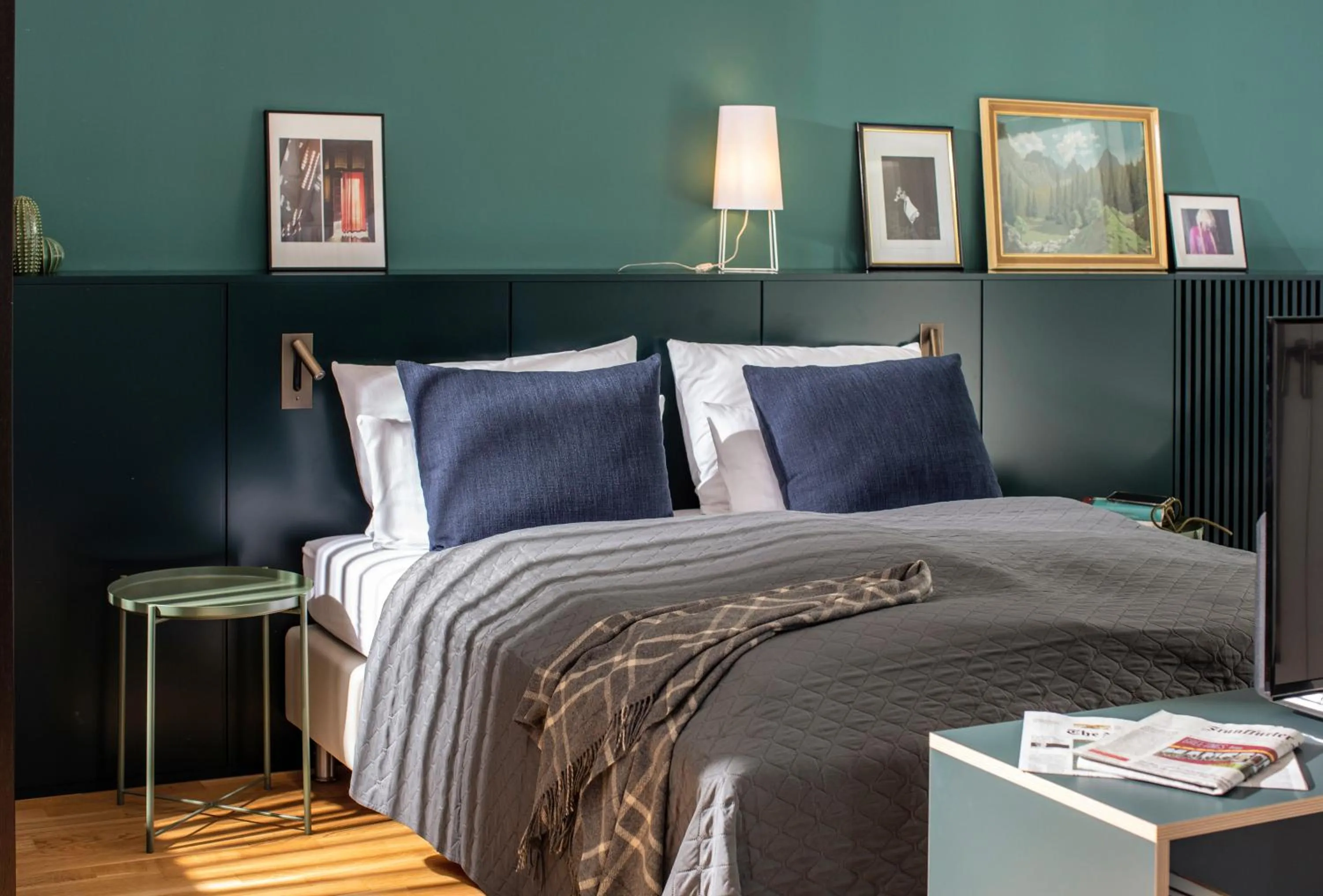 Bed in THE FLAG Oskar M.