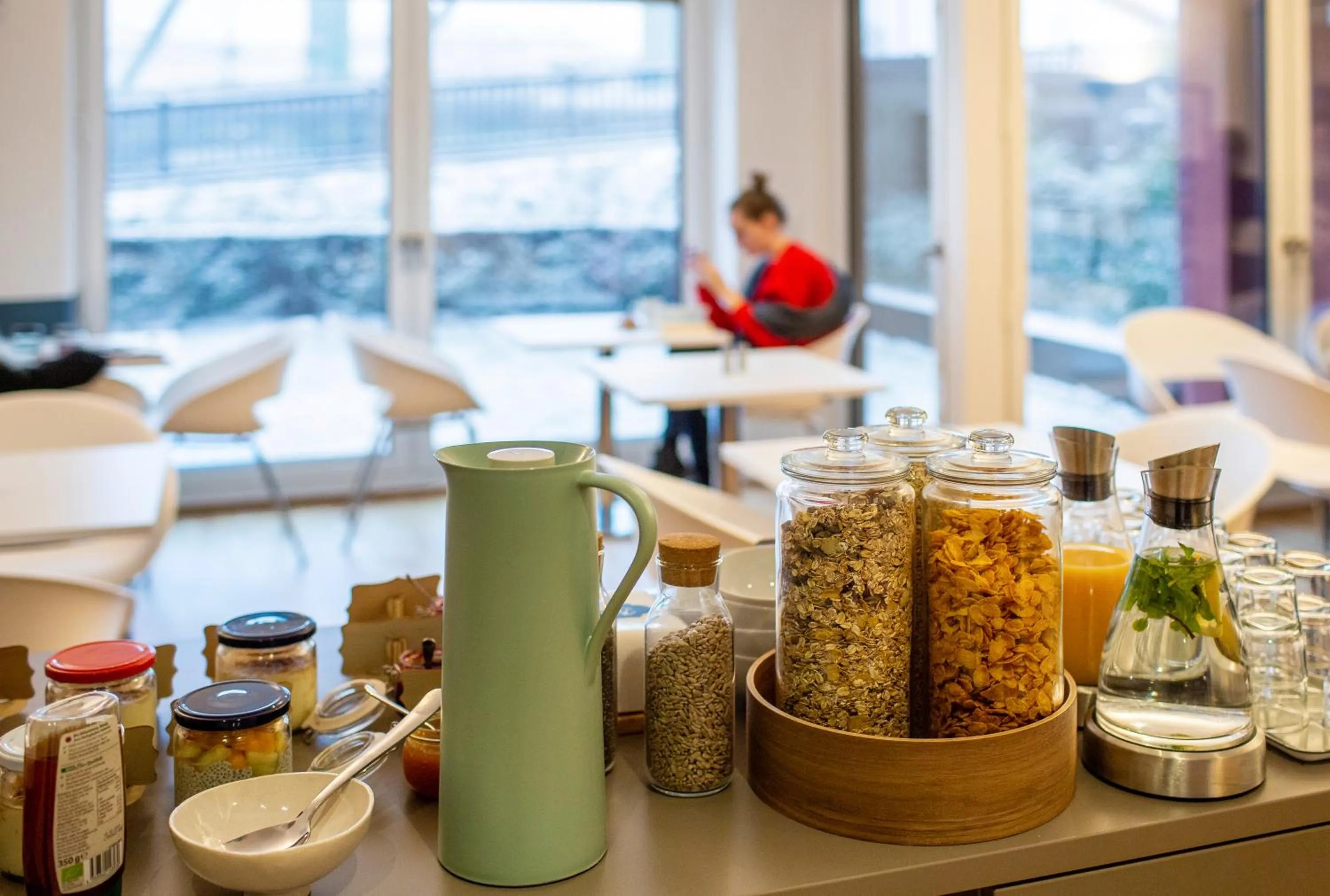 Breakfast in THE FLAG Oskar M.