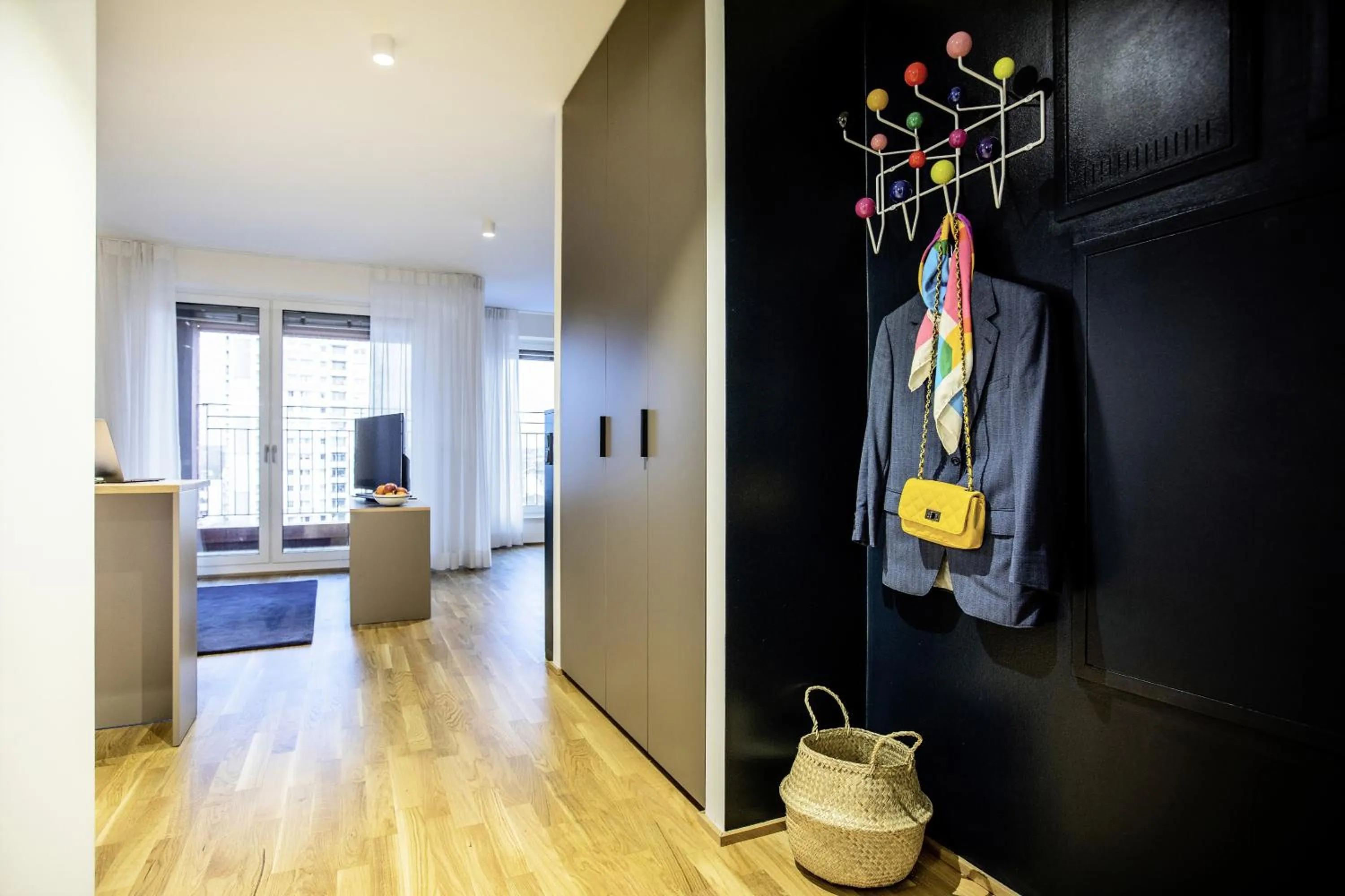 Living room, Bed in THE FLAG Oskar M.