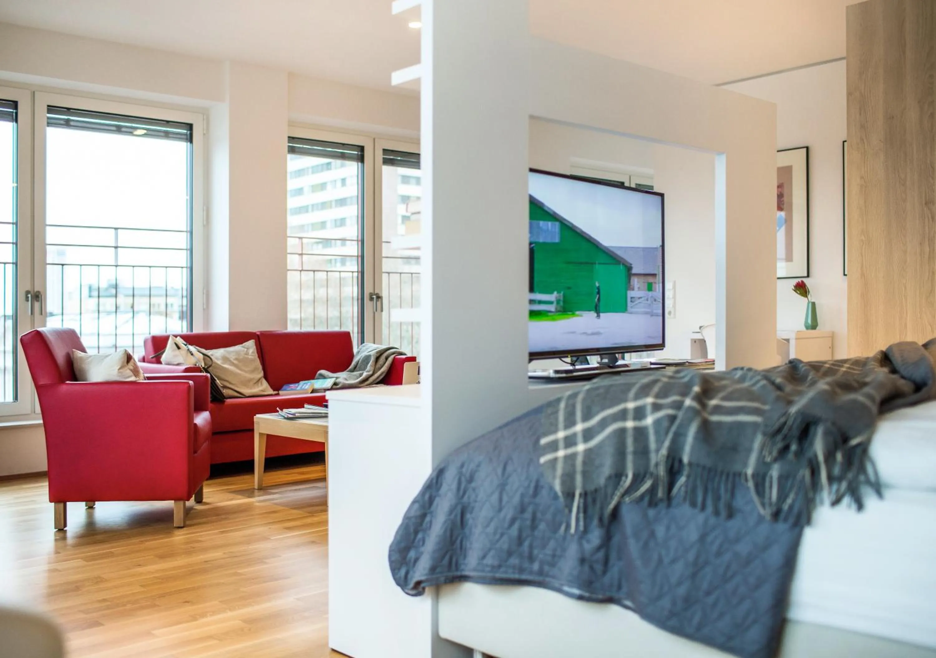 Living room, Bed in THE FLAG Oskar M.