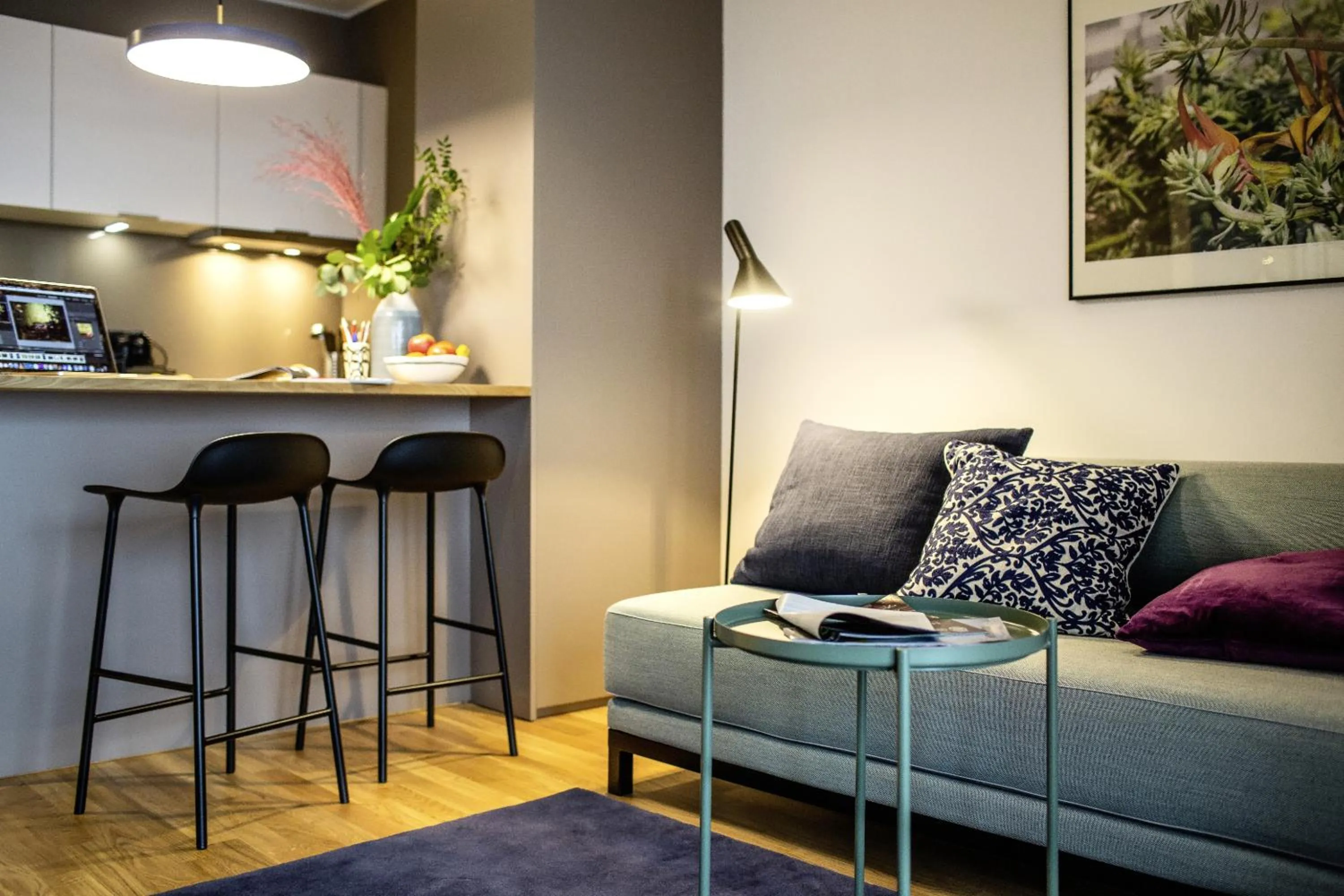 Living room in THE FLAG Oskar M.