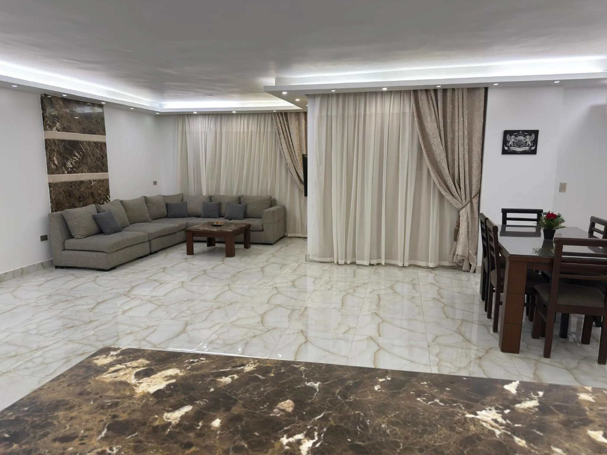 Le Royal Residence 3