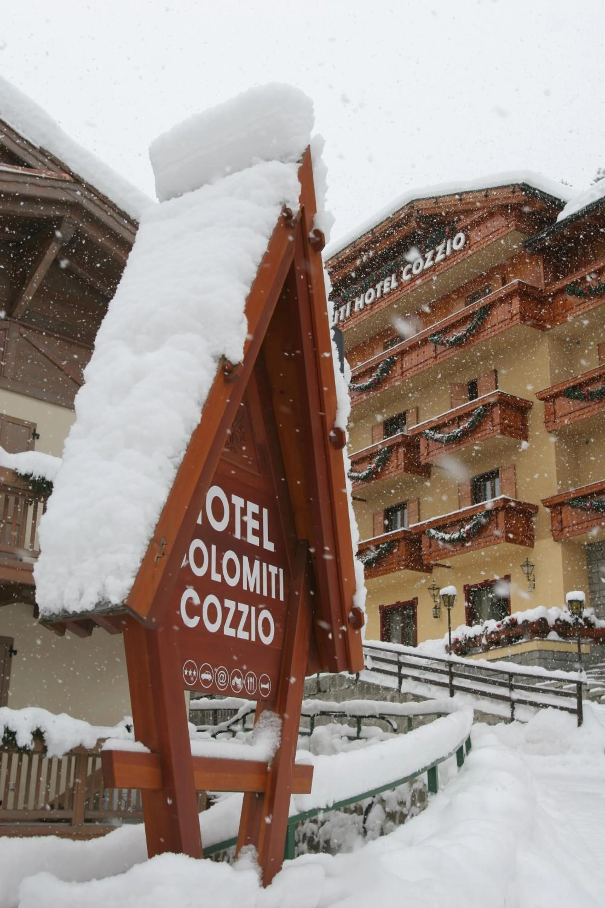 Facade/entrance in Dolomiti Hotel Cozzio