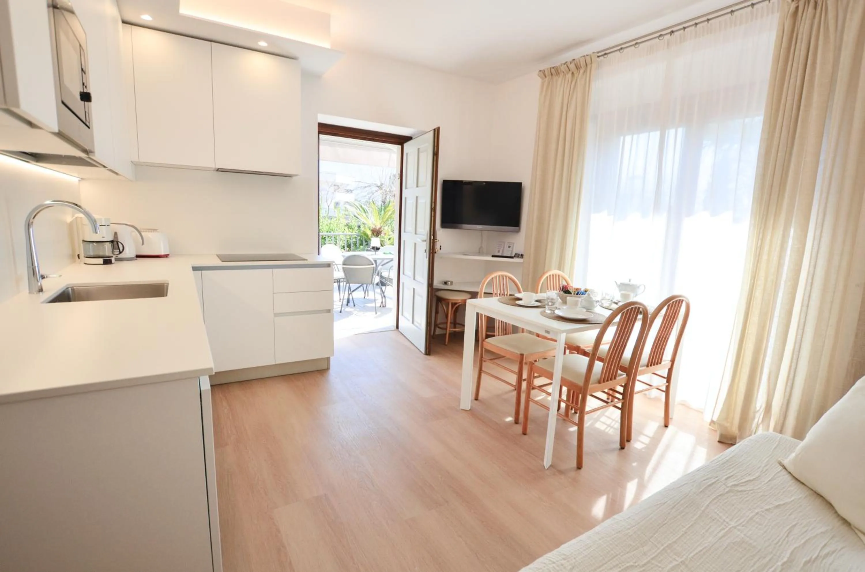 kitchen in Villa Phoenix - Lake Apartments