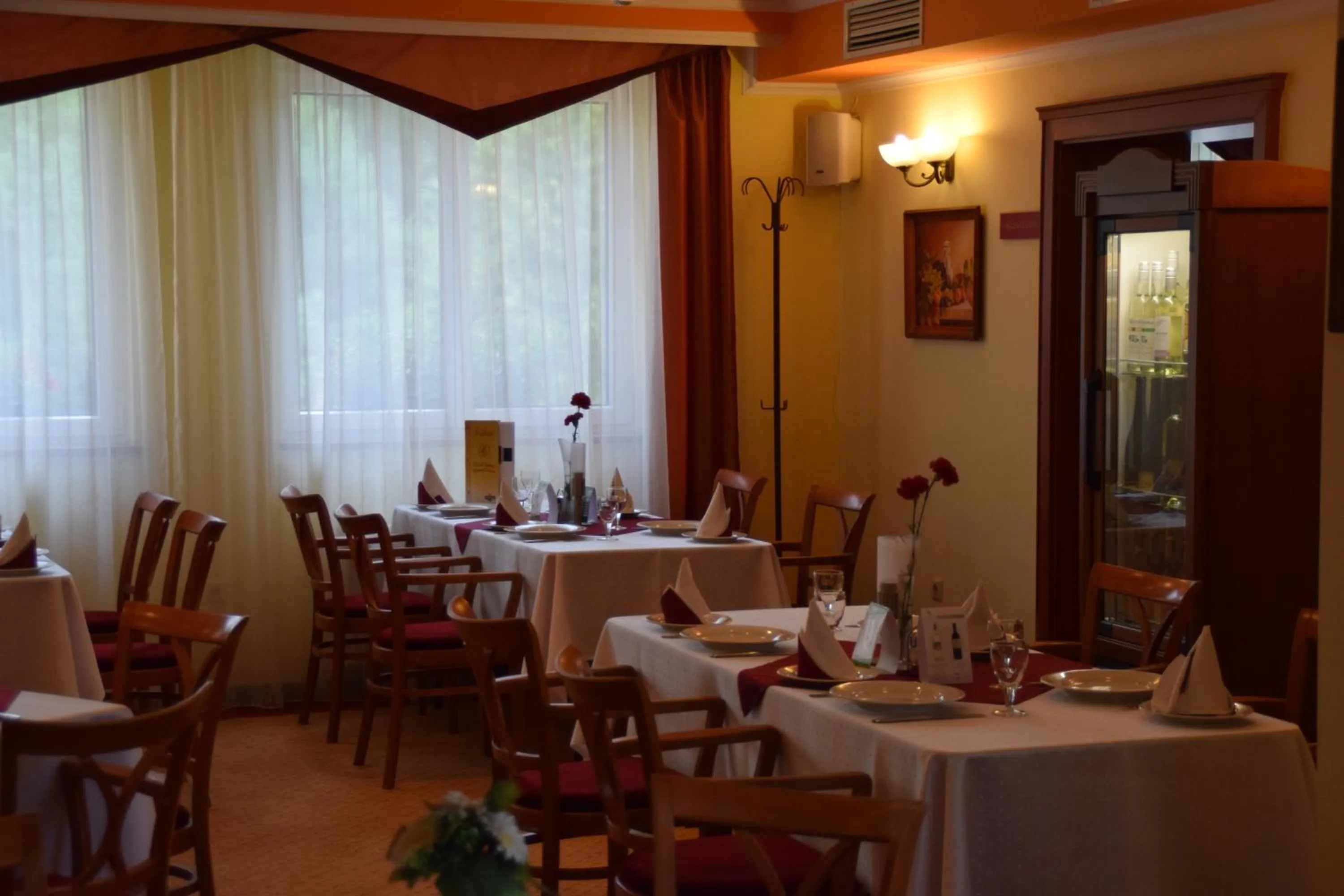 Restaurant/places to eat in Hotel Lukács Superior