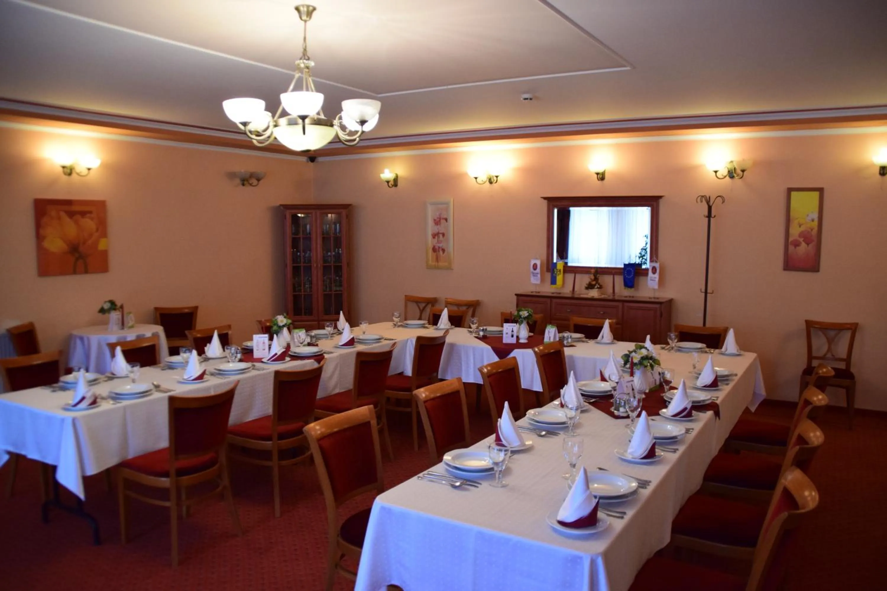 Restaurant/places to eat in Hotel Lukács Superior