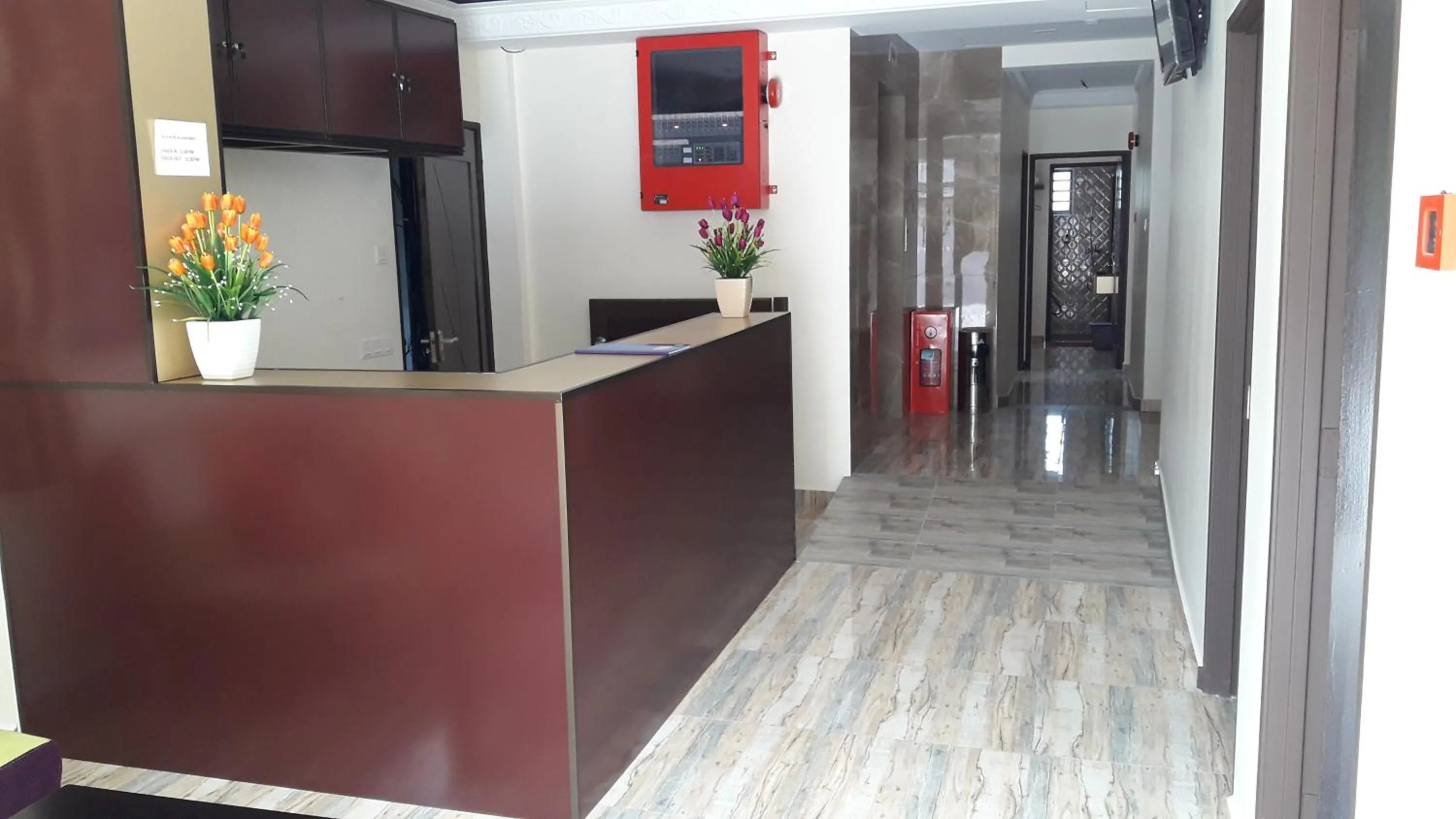 TULIP HOTEL & APARTMENT