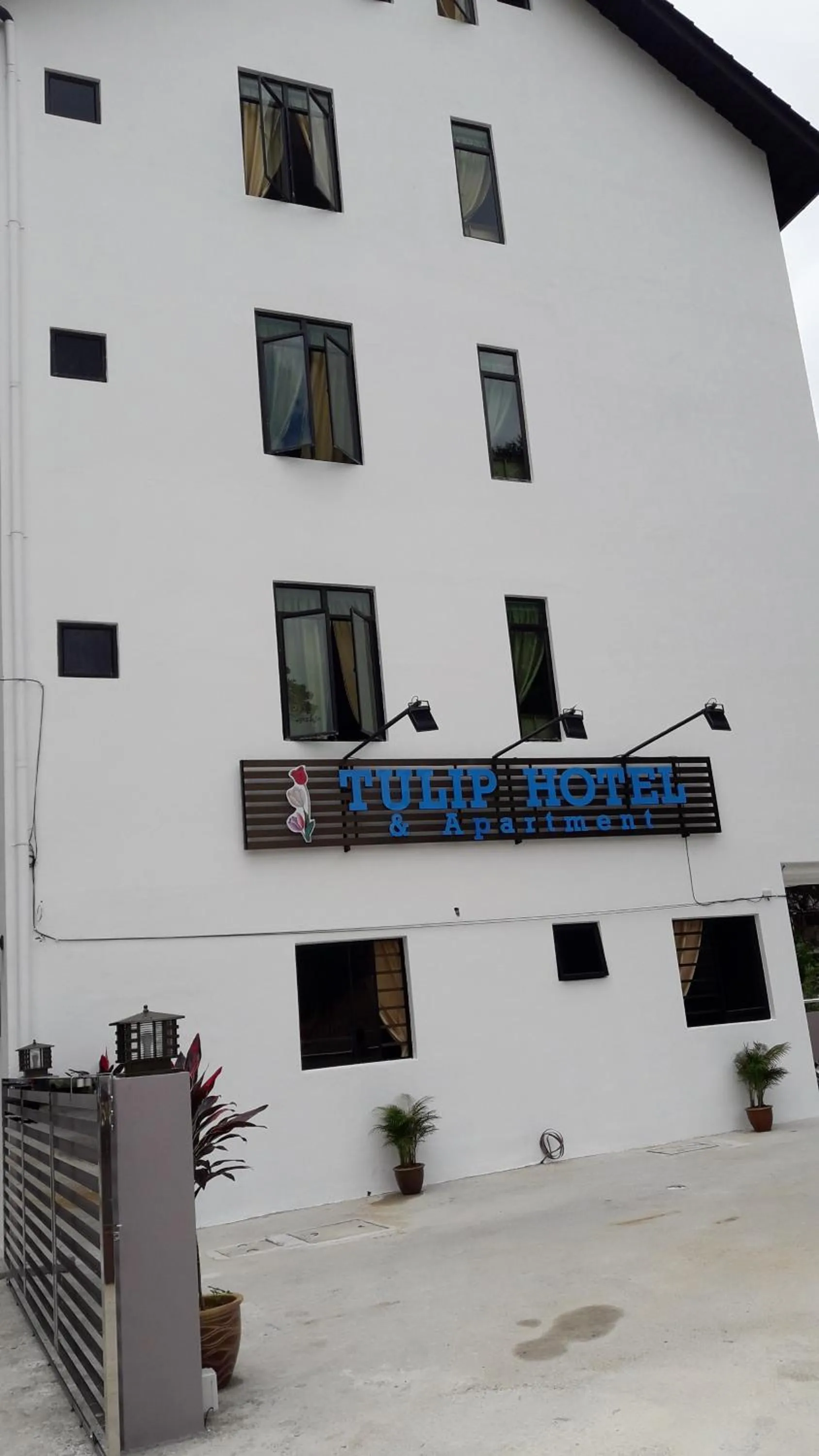 TULIP HOTEL & APARTMENT
