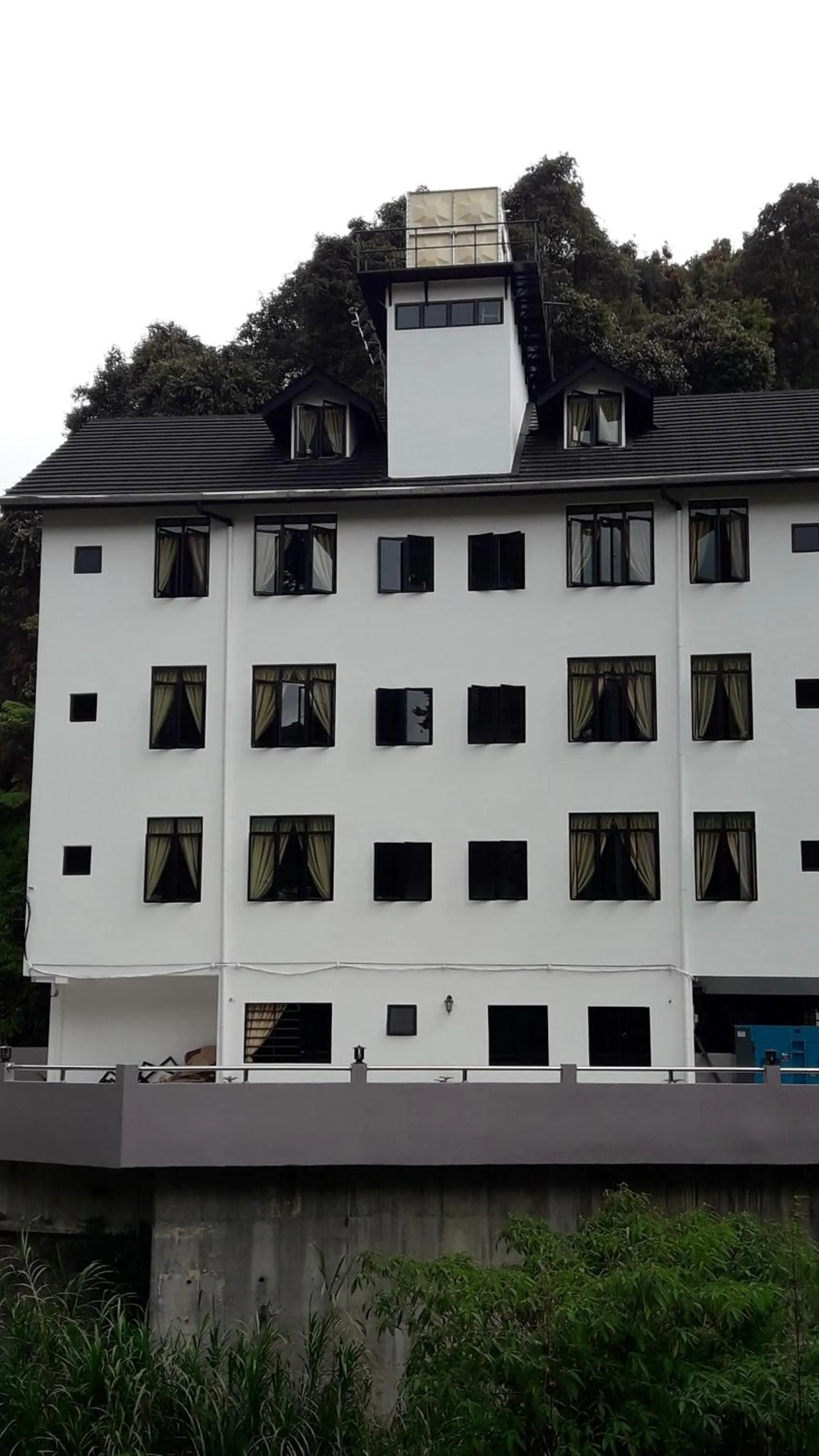 TULIP HOTEL & APARTMENT