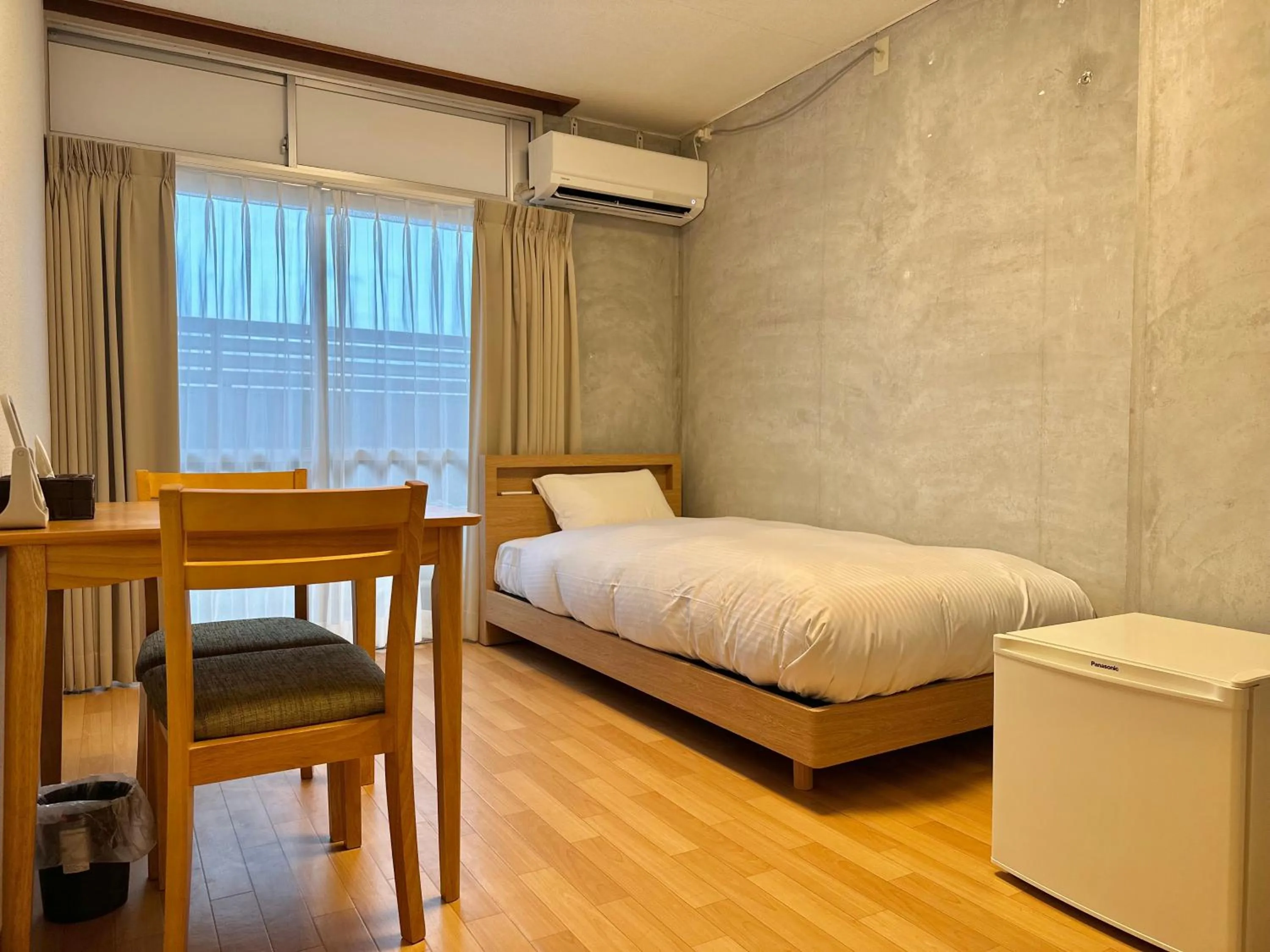 Photo of the whole room, Bed in TRAVEL&BOOK HOTEL HULATONCABIN TAKAMATSU