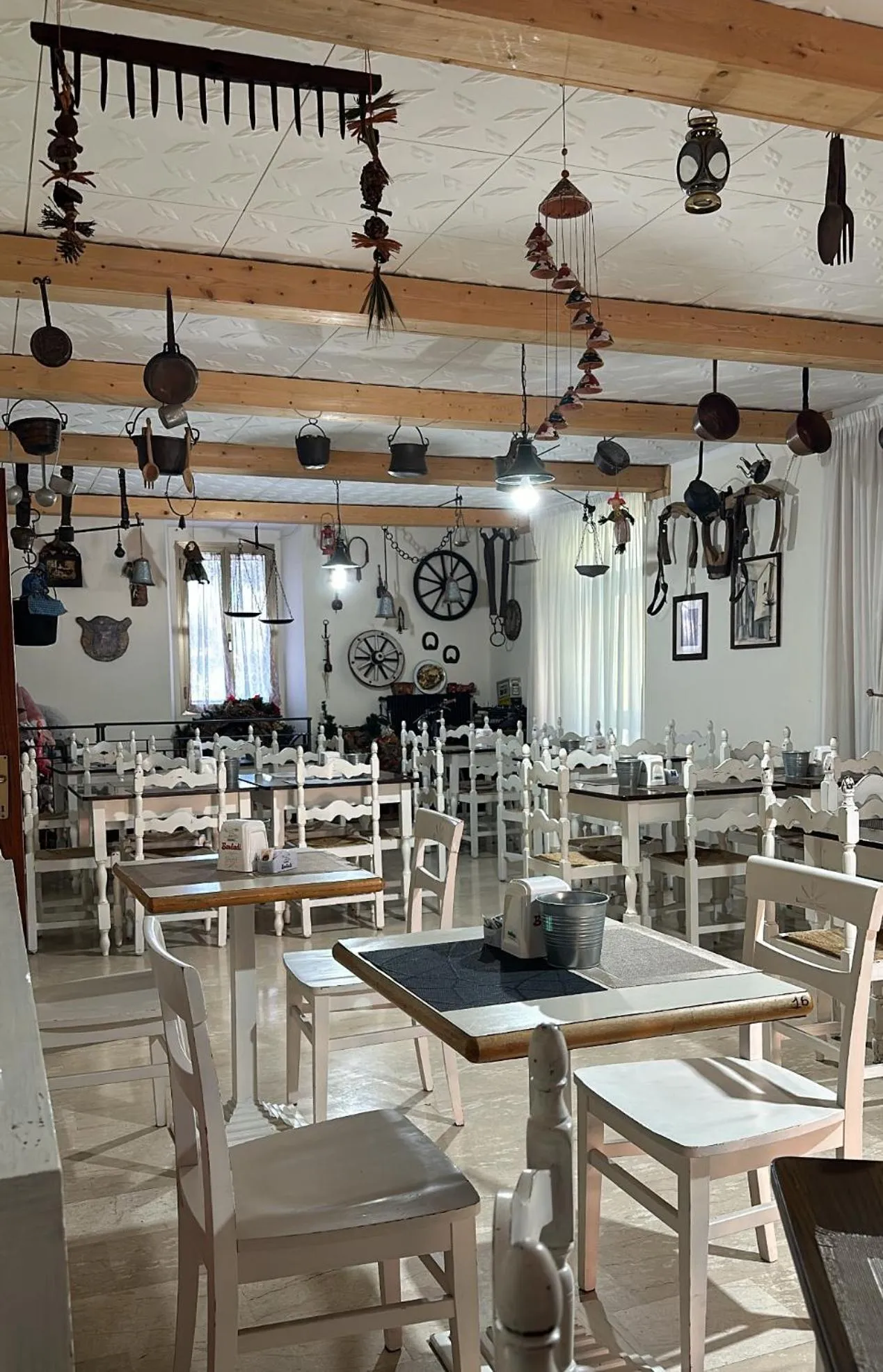 Restaurant/places to eat in Albergo Varone