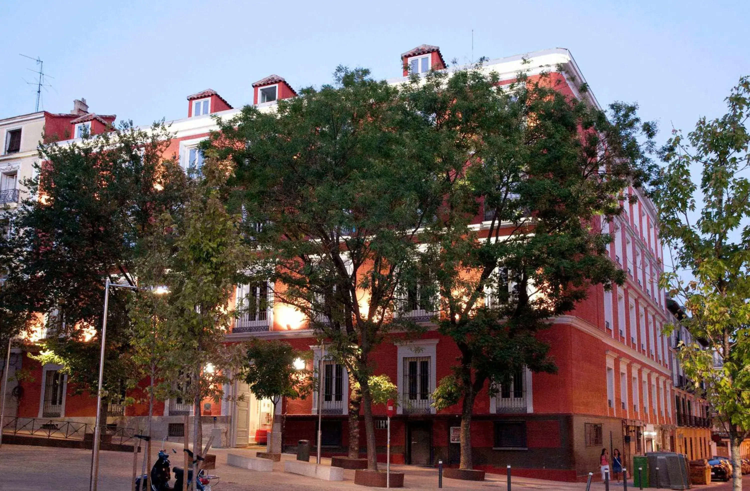 Facade/entrance in Petit Palace Santa Bárbara Facade/entrance in Petit Palace Santa Bárbara