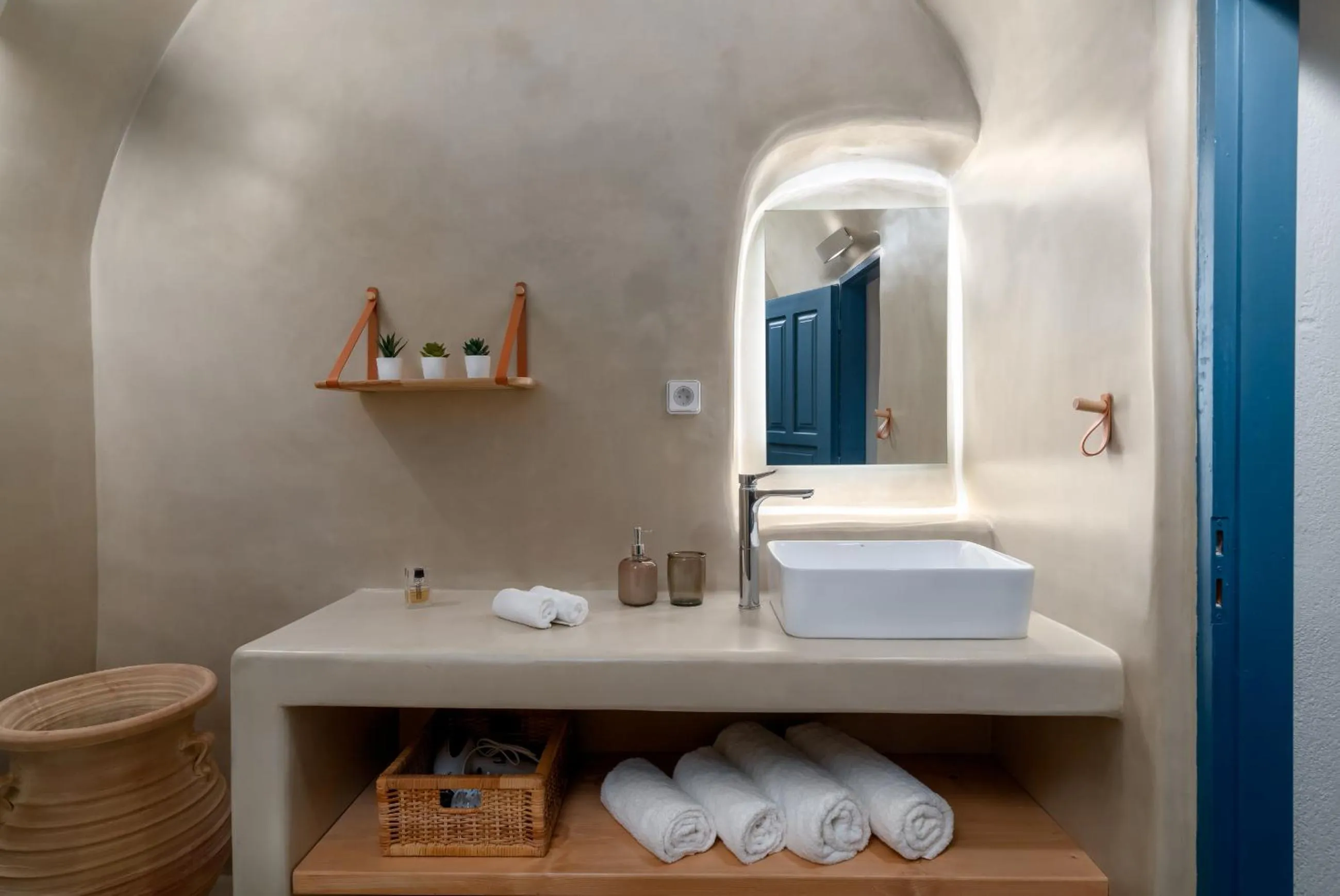 Toilet in Nalas Suites