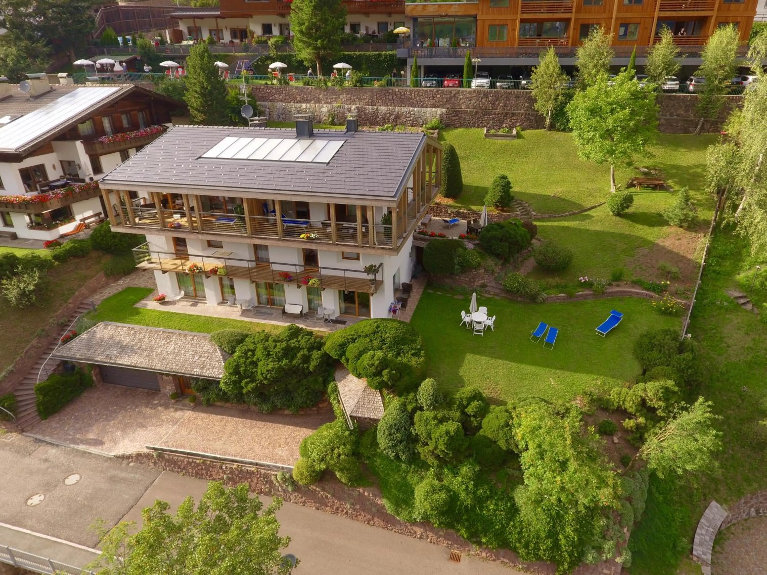 Facade/entrance in Residence Larciunei