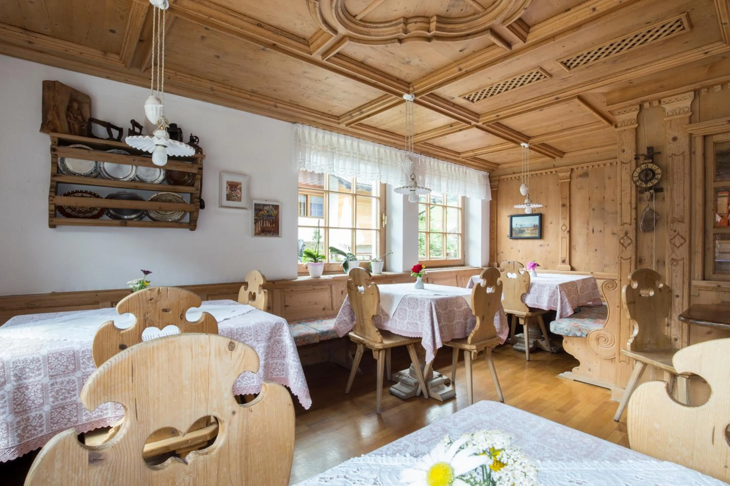 Restaurant/places to eat in Hotel Erika