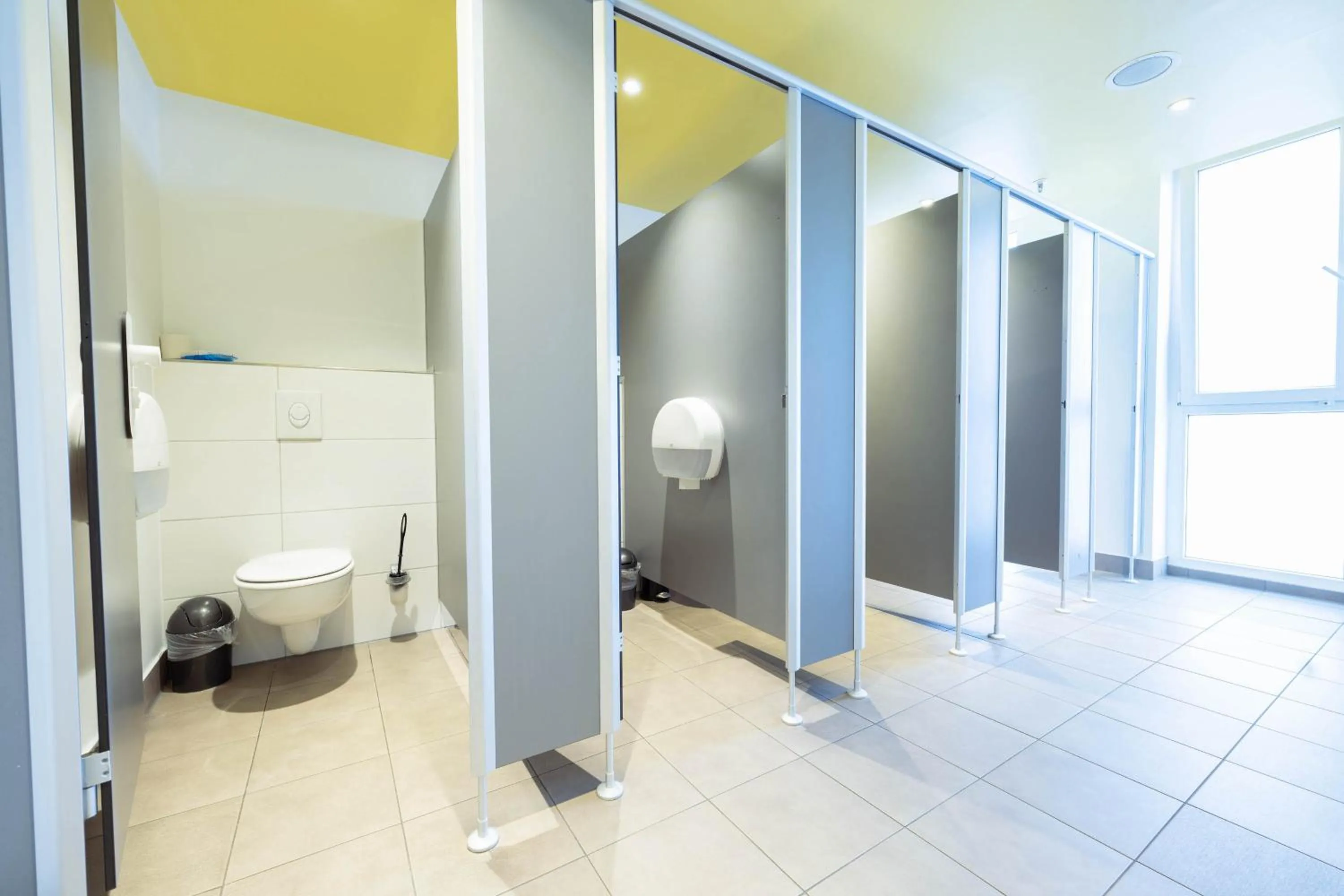 Bathroom in Generator Berlin Alexanderplatz