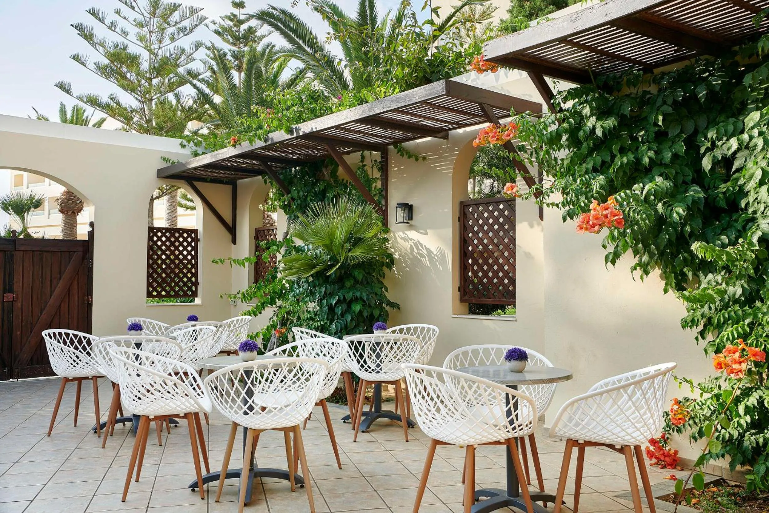 Restaurant/places to eat in Iberostar Waves Creta Panorama & Mare