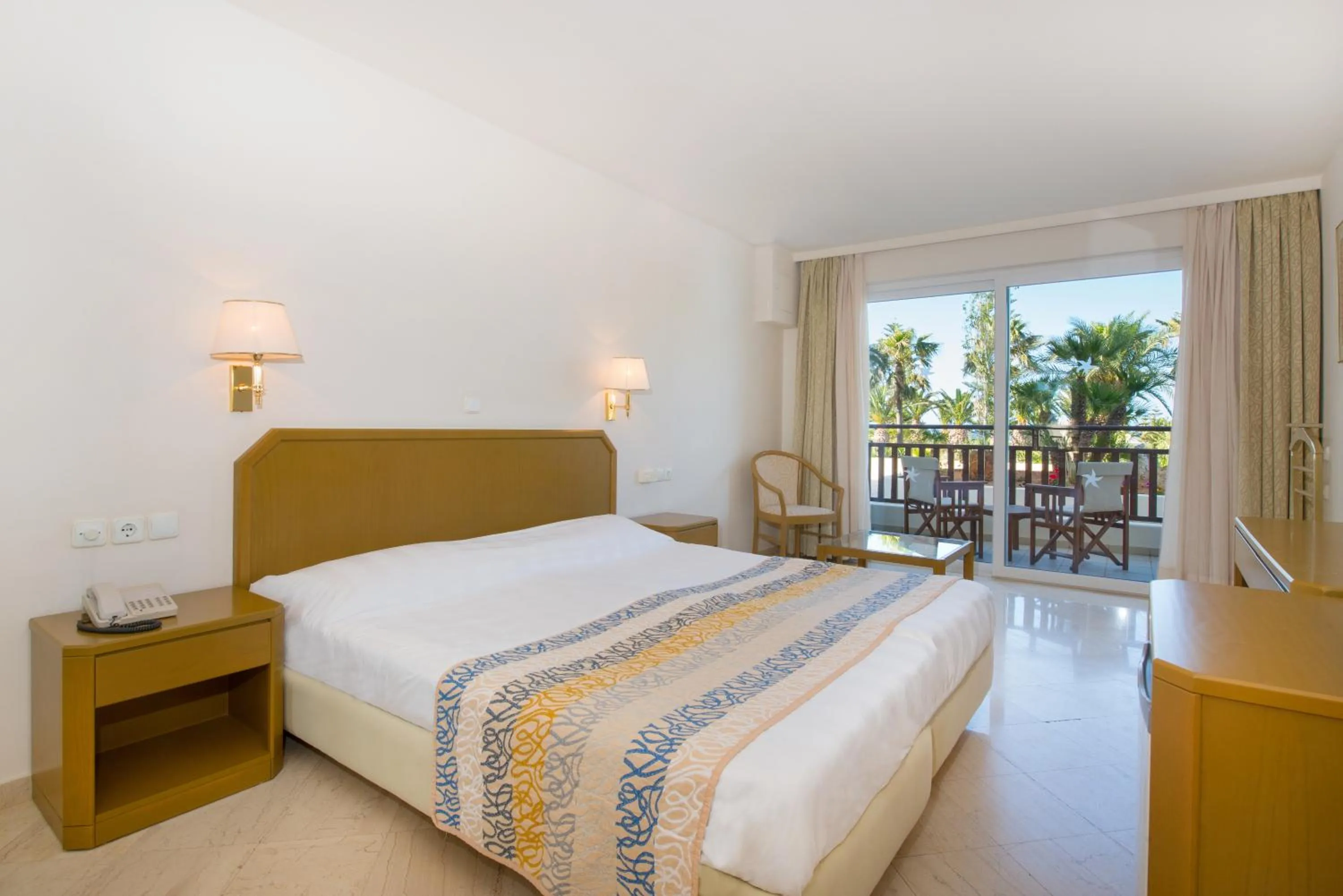 Bed in Iberostar Waves Creta Panorama & Mare