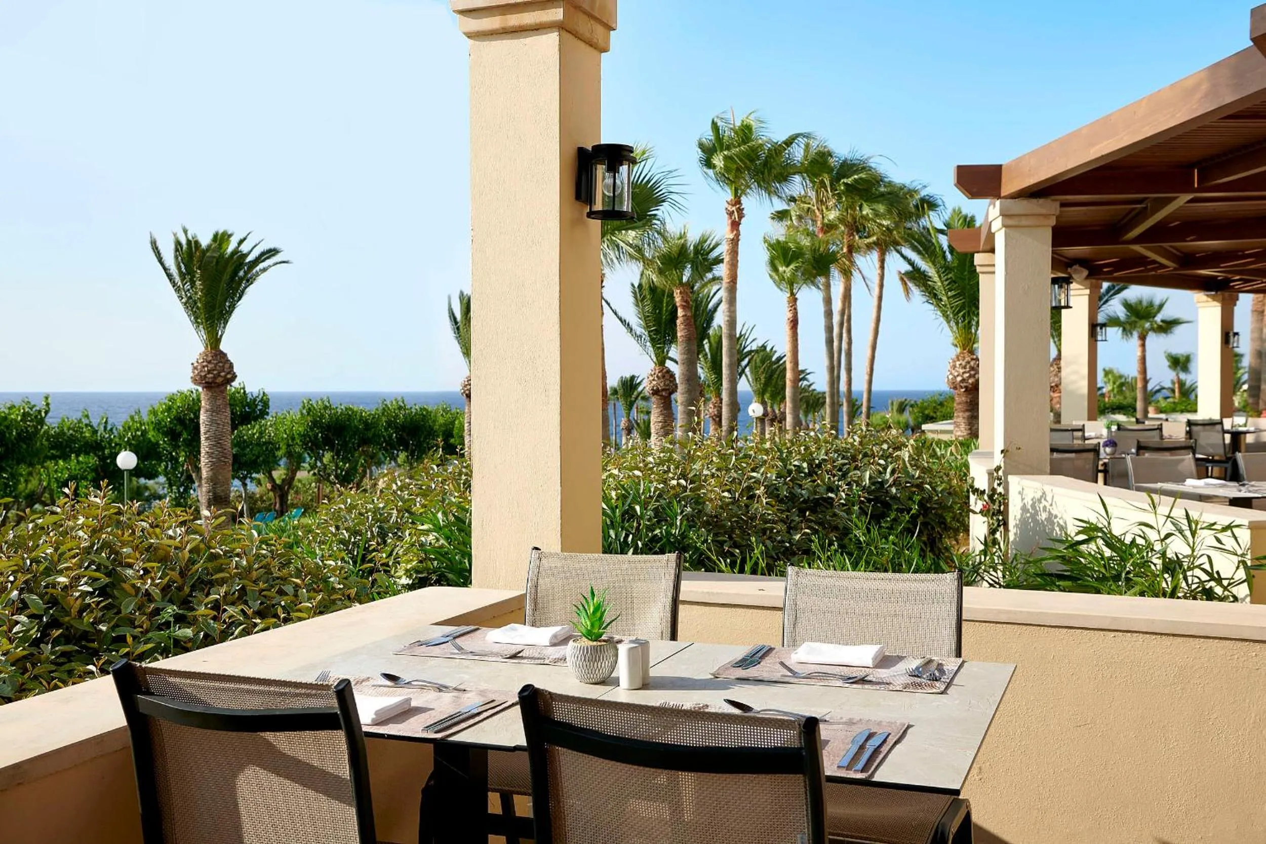 Restaurant/places to eat in Iberostar Waves Creta Panorama & Mare
