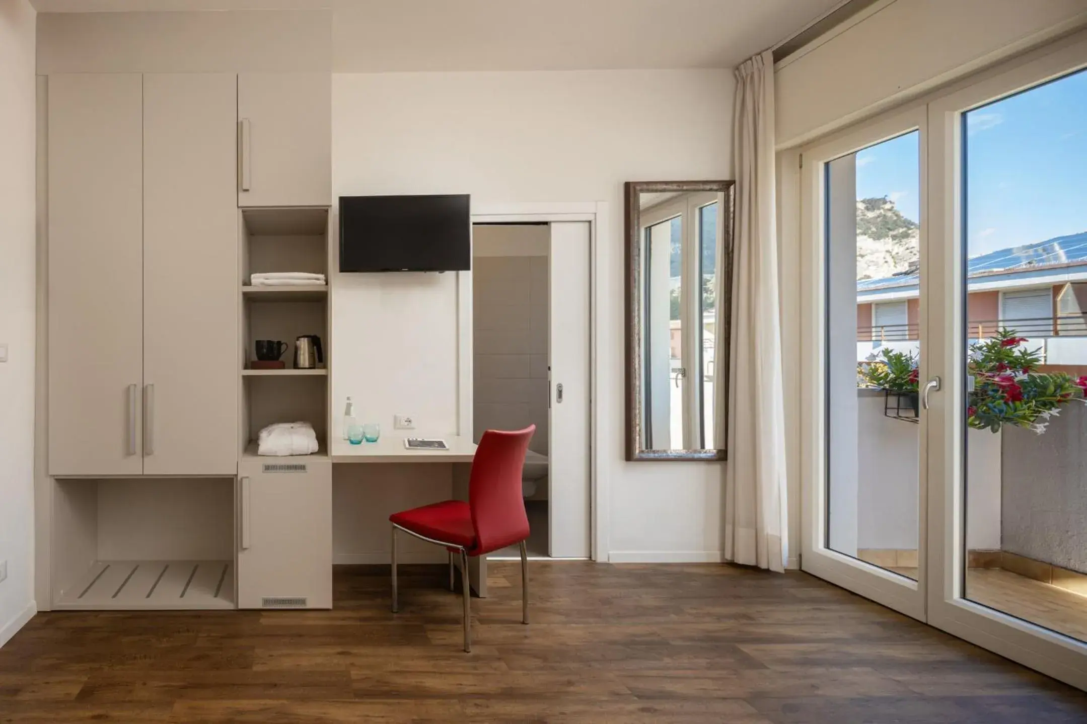 Deluxe Double or Twin Room with Balcony in Hotel Villa Claudia Deluxe Double or Twin Room with Balcony in Hotel Villa Claudia