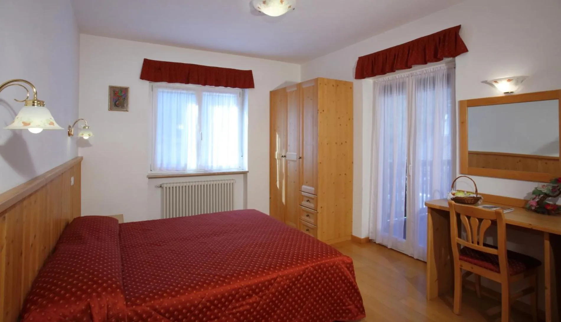 Photo of the whole room, Bed in Hotel Zurigo