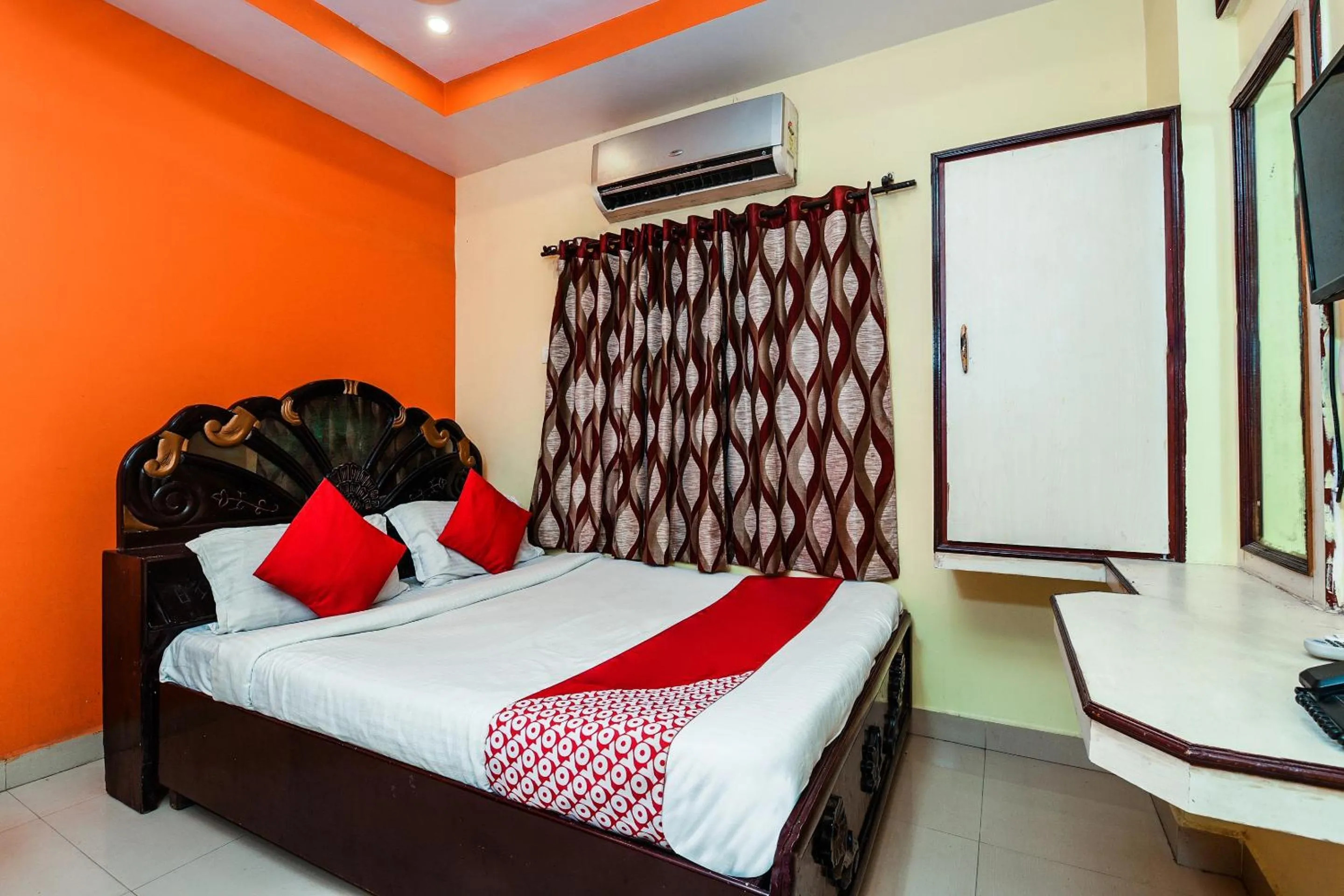 Bedroom, Bed in Hotel O Sindhura Guest House