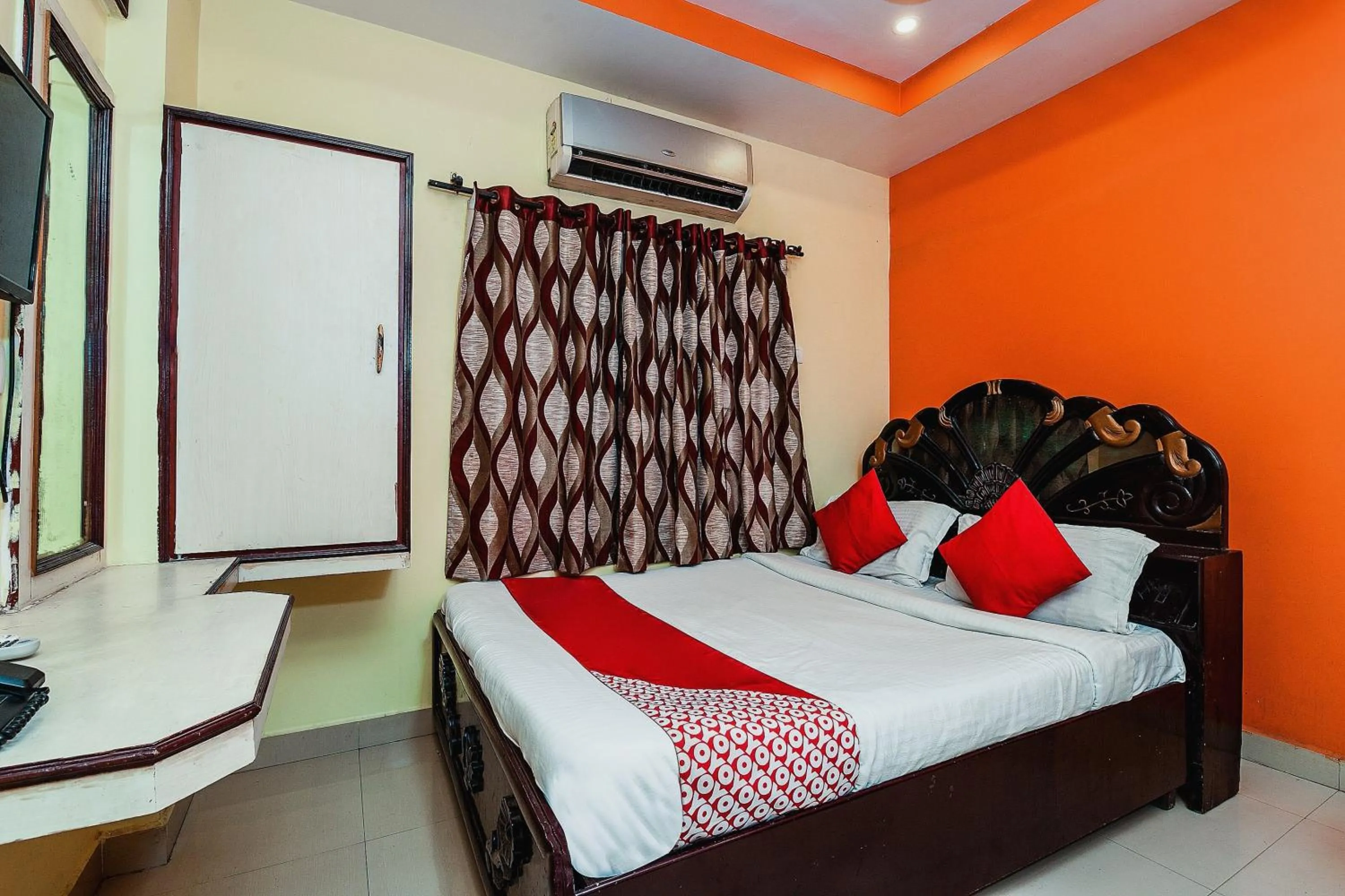 Bedroom, Bed in Hotel O Sindhura Guest House