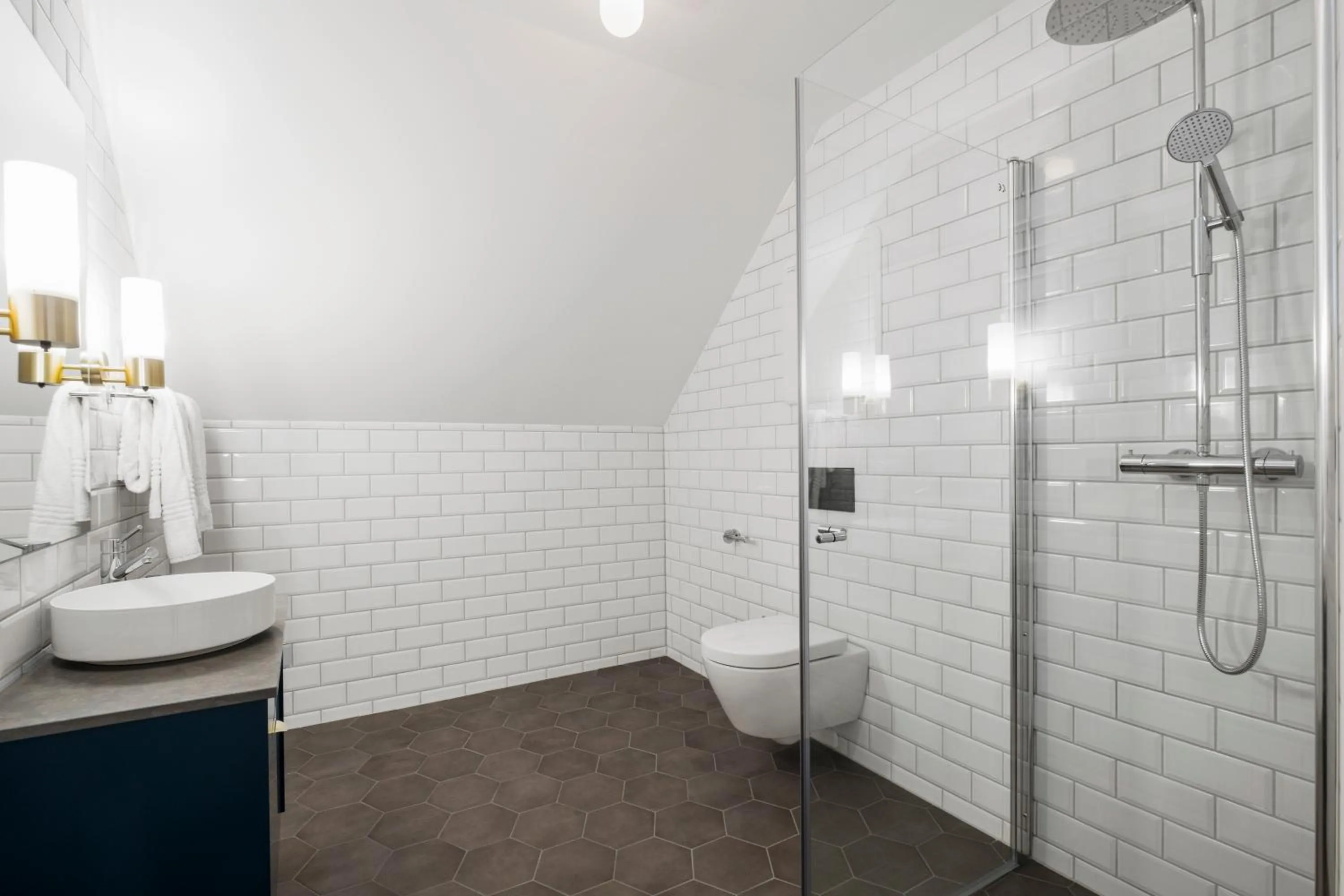 Shower in VANDER - Sea Story