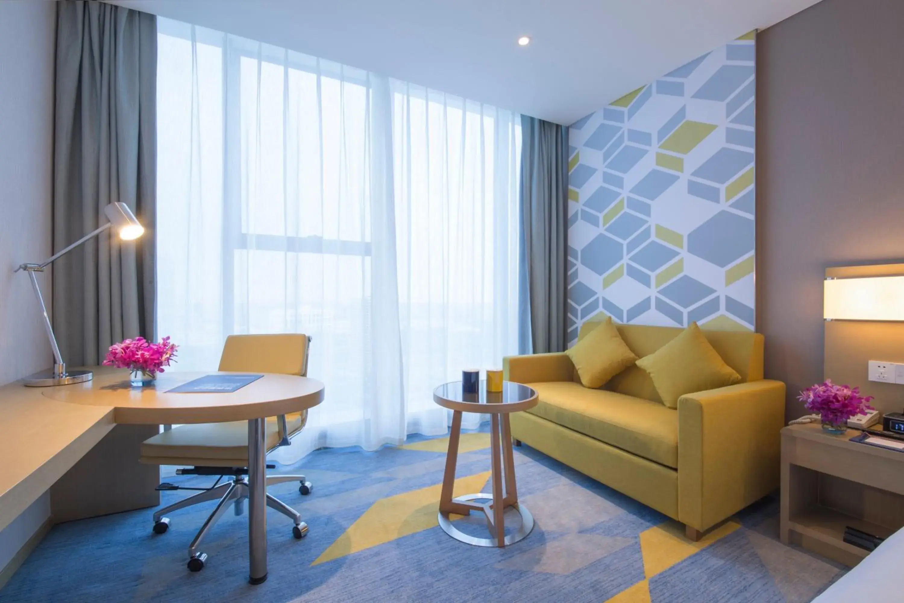 Photo of the whole room in Holiday Inn Express Zhengzhou Longzi Lake by IHG Photo of the whole room in Holiday Inn Express Zhengzhou Longzi Lake by IHG