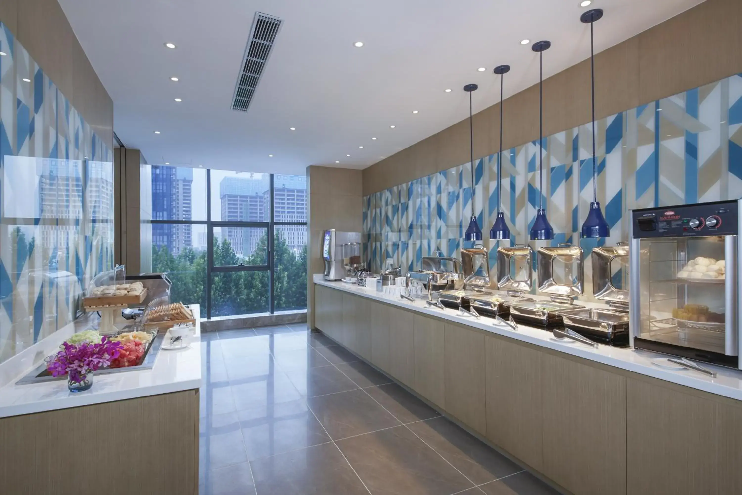 Breakfast in Holiday Inn Express Zhengzhou Longzi Lake by IHG Breakfast in Holiday Inn Express Zhengzhou Longzi Lake by IHG